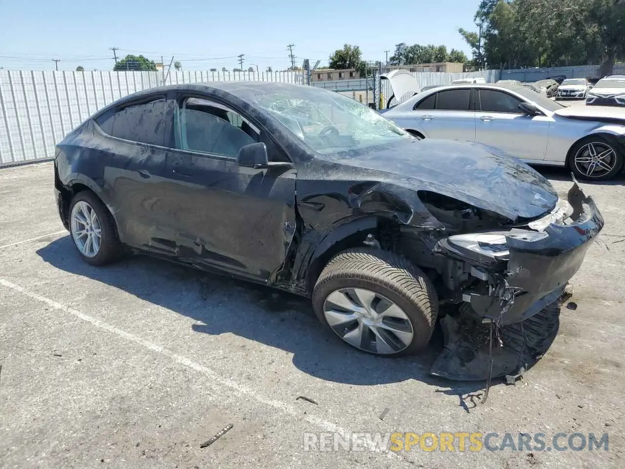 4 Photograph of a damaged car 5YJYGDEE9MF148472 TESLA MODEL Y 2021