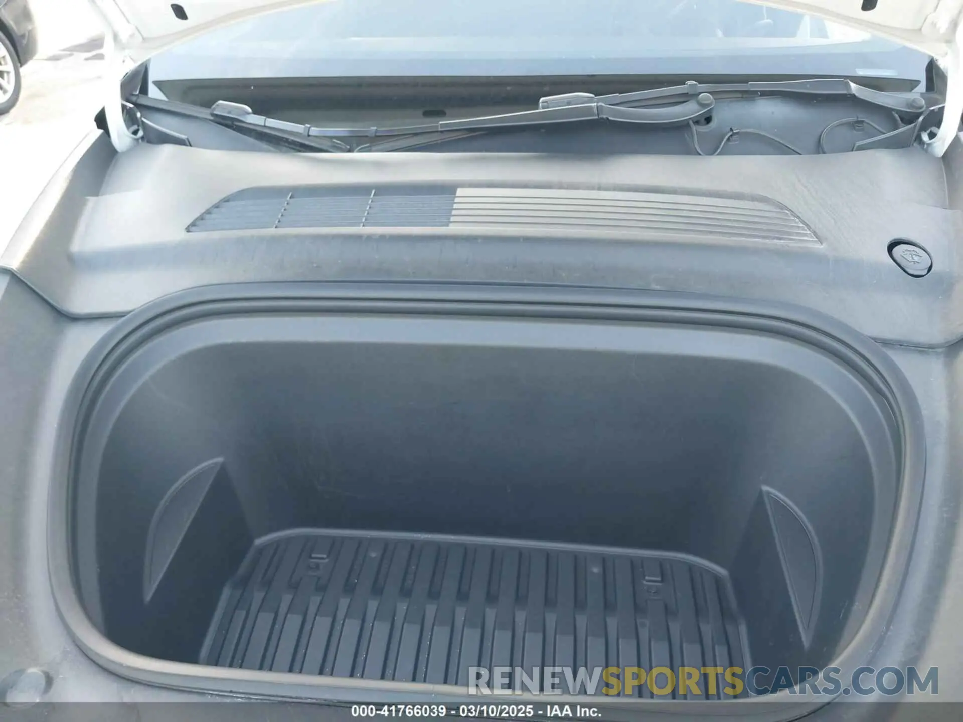 10 Photograph of a damaged car 5YJYGDEE9MF149217 TESLA MODEL Y 2021