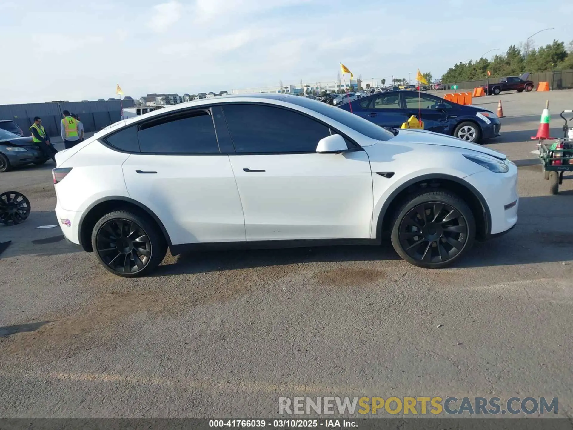 14 Photograph of a damaged car 5YJYGDEE9MF149217 TESLA MODEL Y 2021