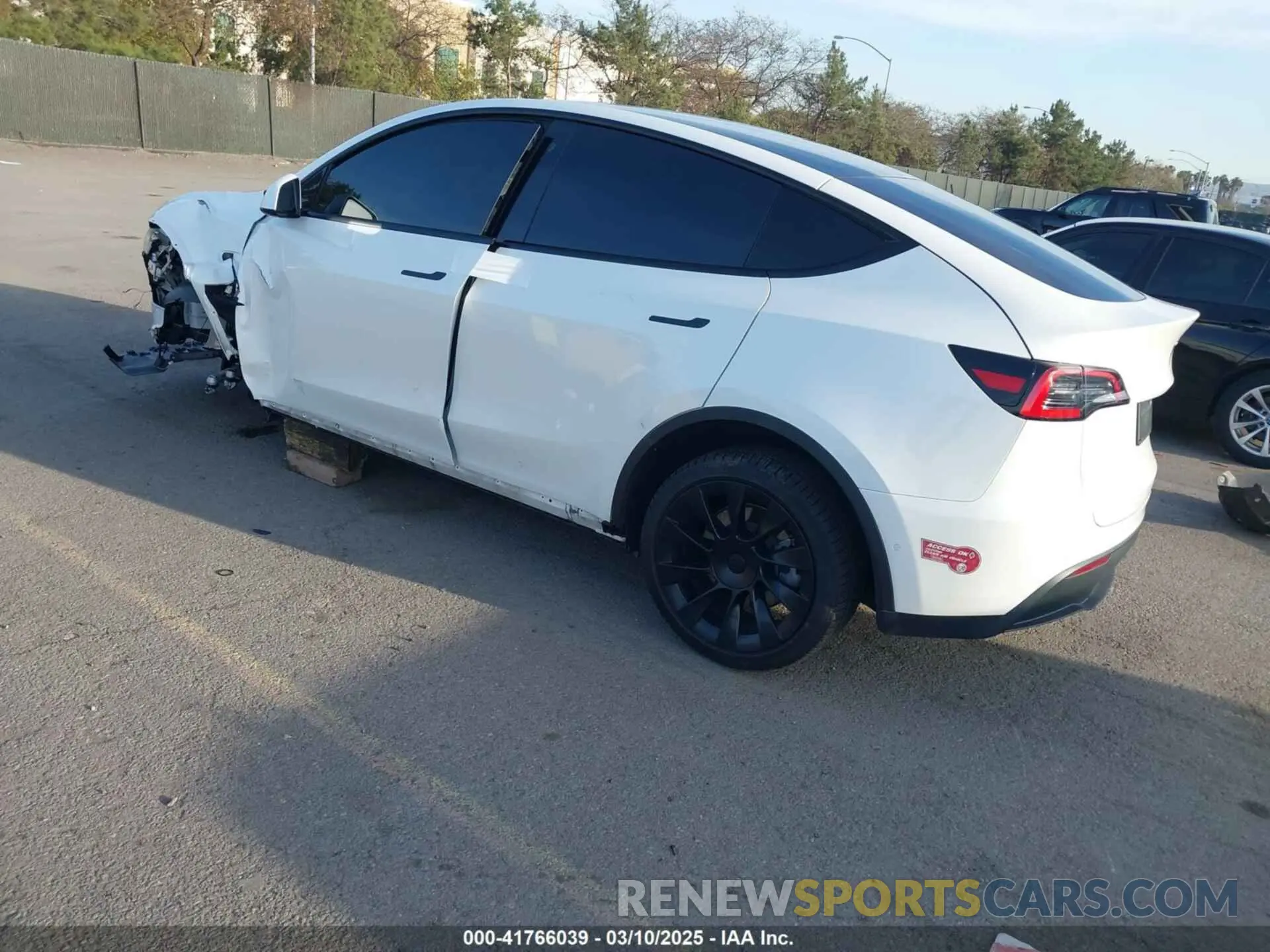 3 Photograph of a damaged car 5YJYGDEE9MF149217 TESLA MODEL Y 2021
