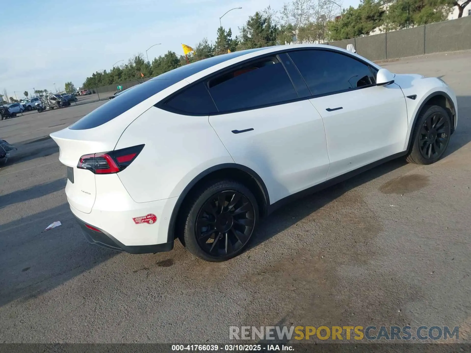 4 Photograph of a damaged car 5YJYGDEE9MF149217 TESLA MODEL Y 2021