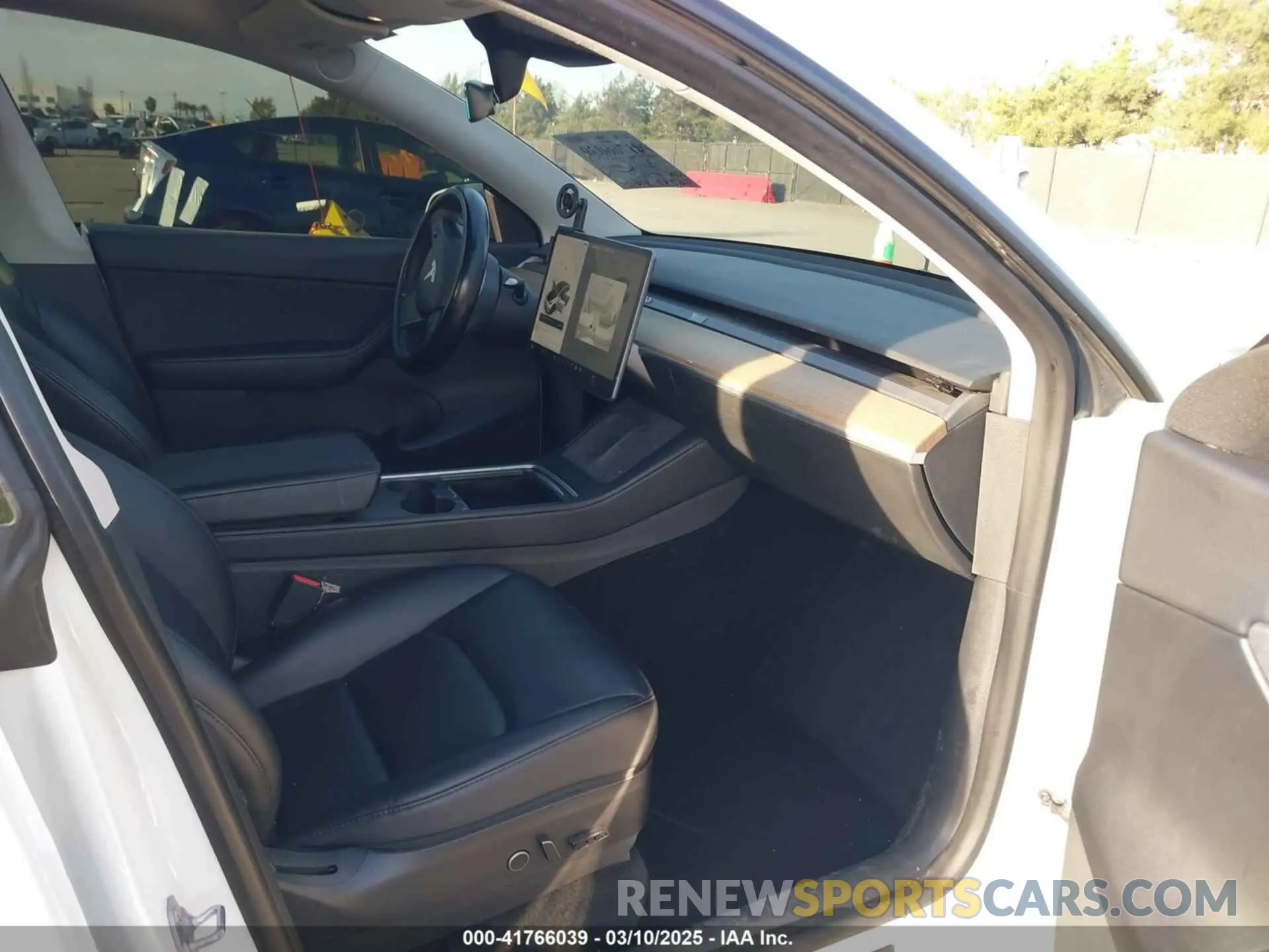 5 Photograph of a damaged car 5YJYGDEE9MF149217 TESLA MODEL Y 2021