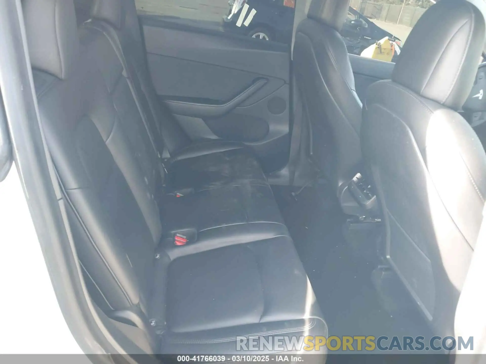 8 Photograph of a damaged car 5YJYGDEE9MF149217 TESLA MODEL Y 2021
