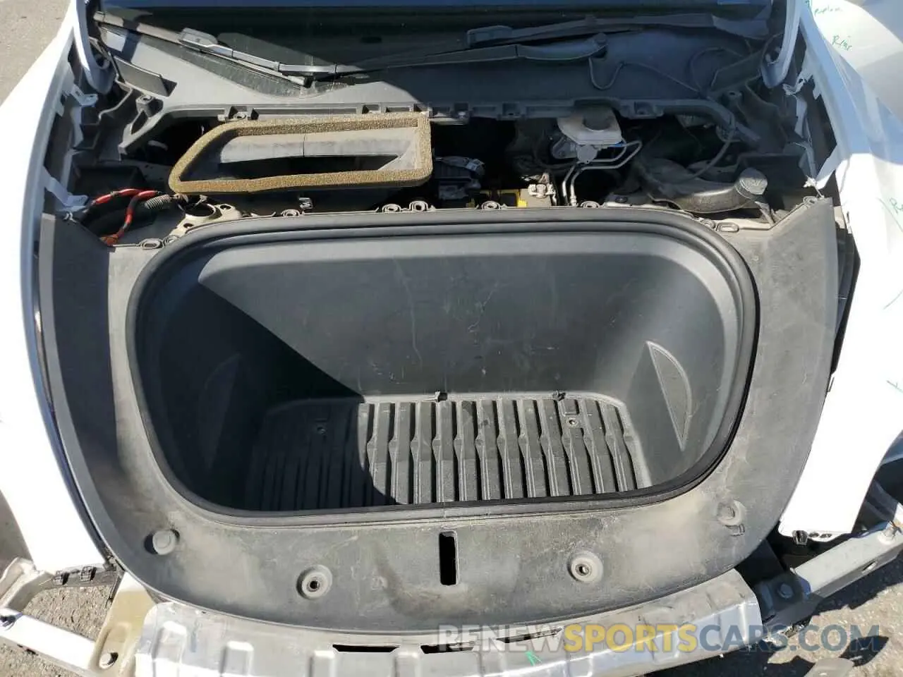 13 Photograph of a damaged car 5YJYGDEE9MF153493 TESLA MODEL Y 2021