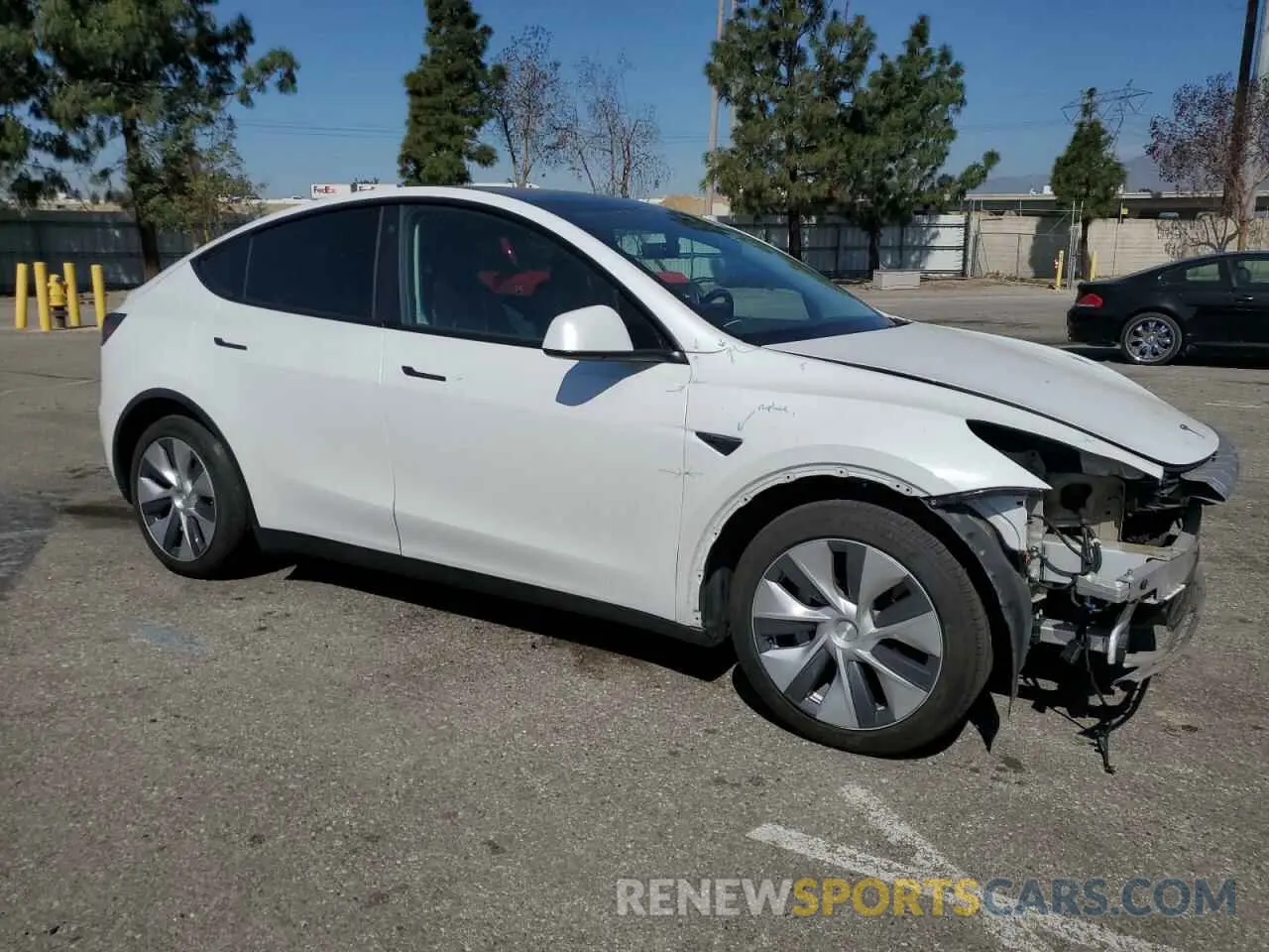 4 Photograph of a damaged car 5YJYGDEE9MF153493 TESLA MODEL Y 2021