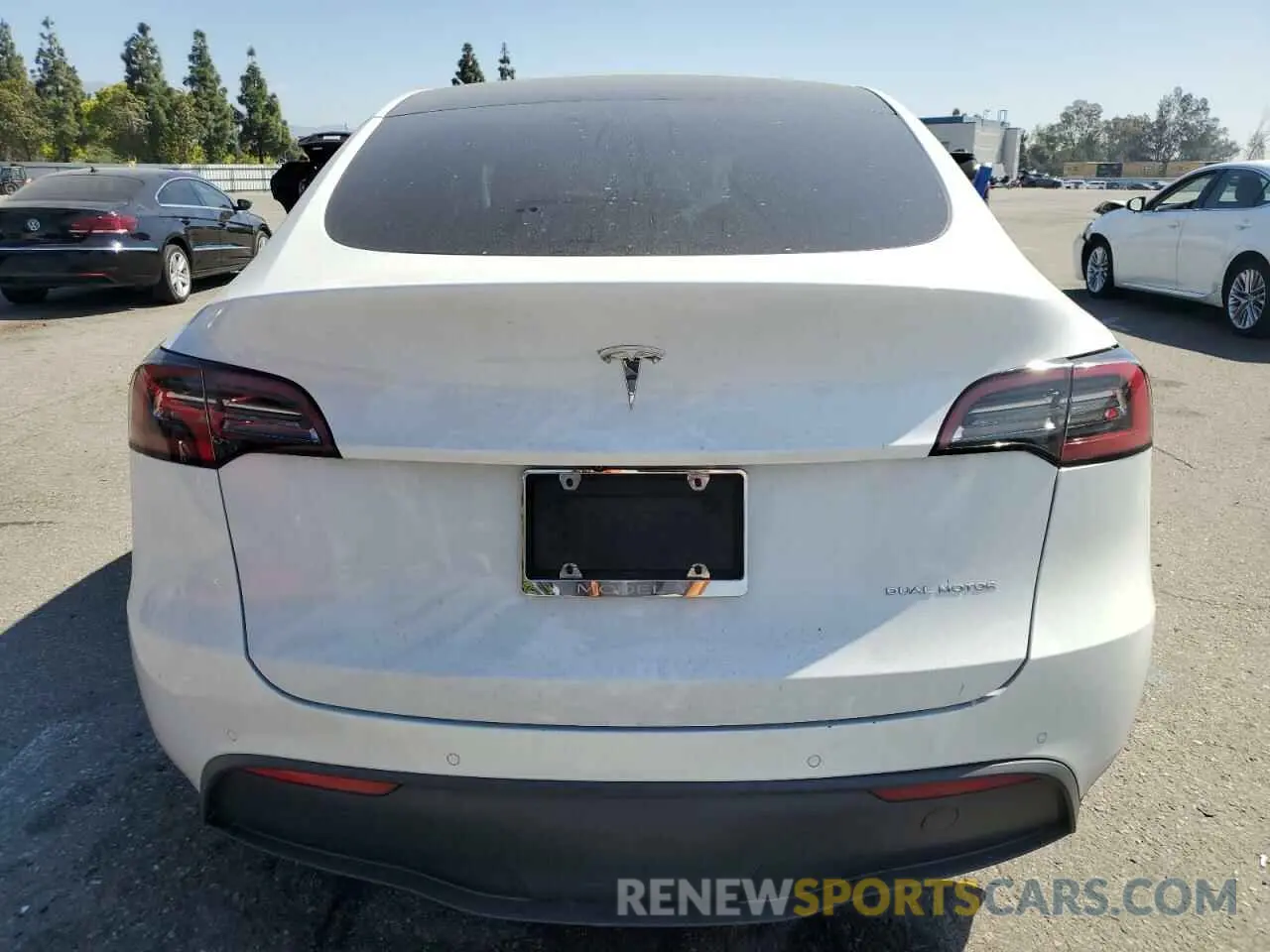6 Photograph of a damaged car 5YJYGDEE9MF153493 TESLA MODEL Y 2021