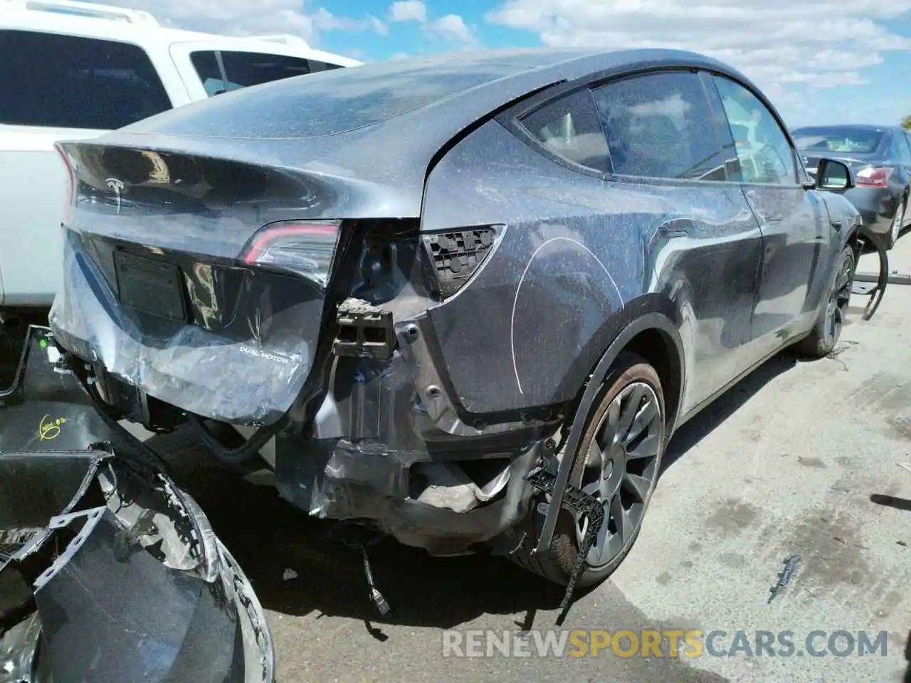 4 Photograph of a damaged car 5YJYGDEE9MF158015 TESLA MODEL Y 2021