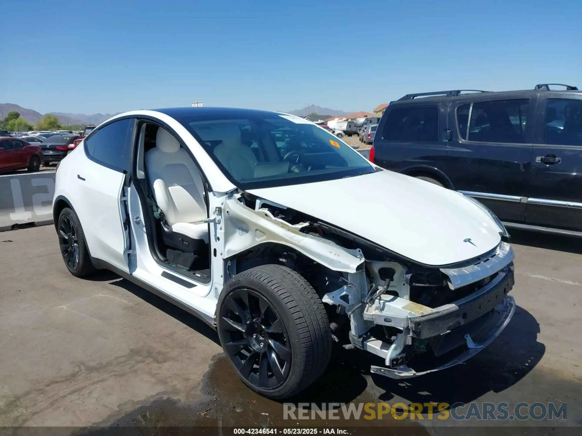 1 Photograph of a damaged car 5YJYGDEE9MF158242 TESLA MODEL Y 2021