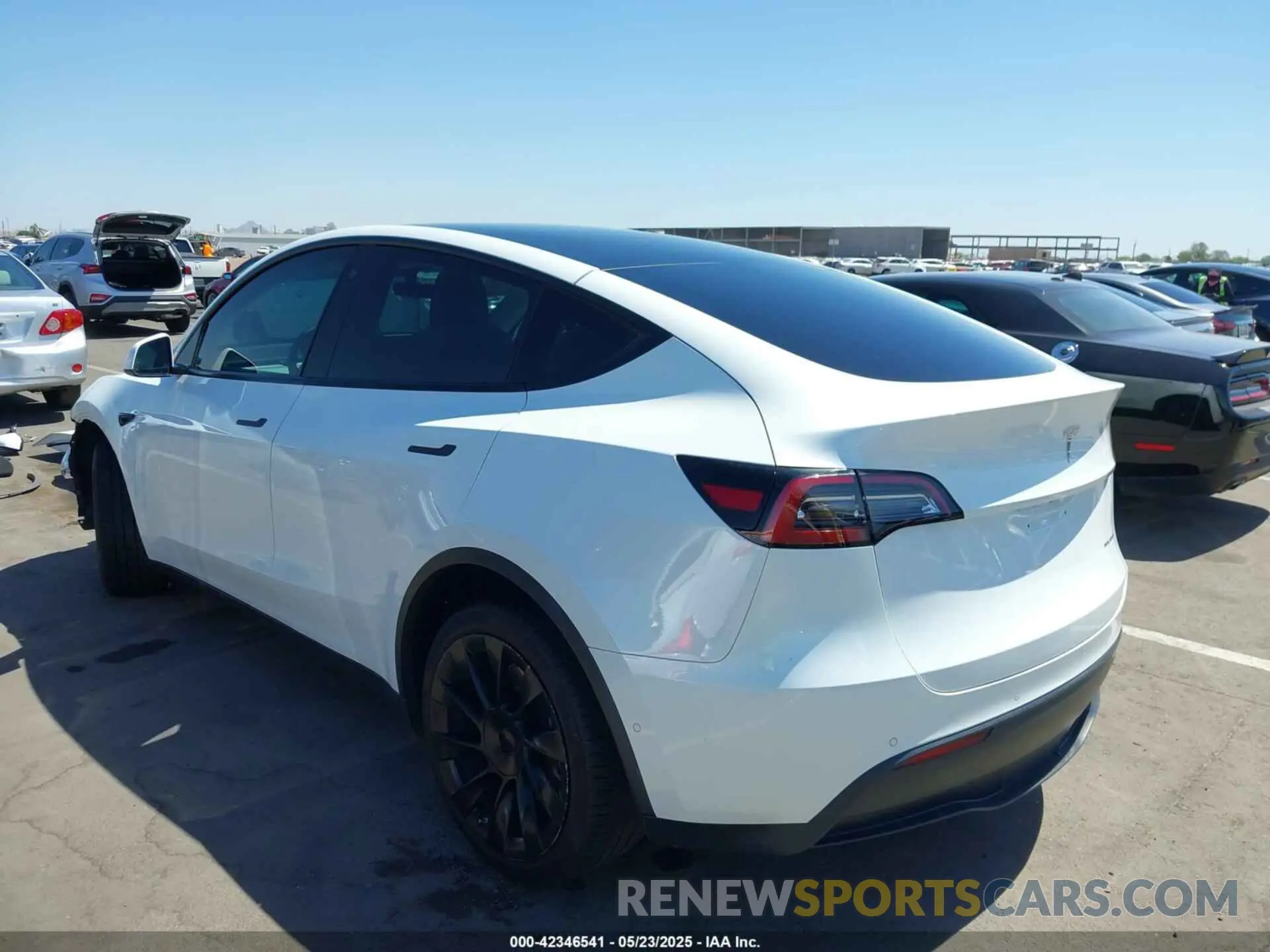 3 Photograph of a damaged car 5YJYGDEE9MF158242 TESLA MODEL Y 2021