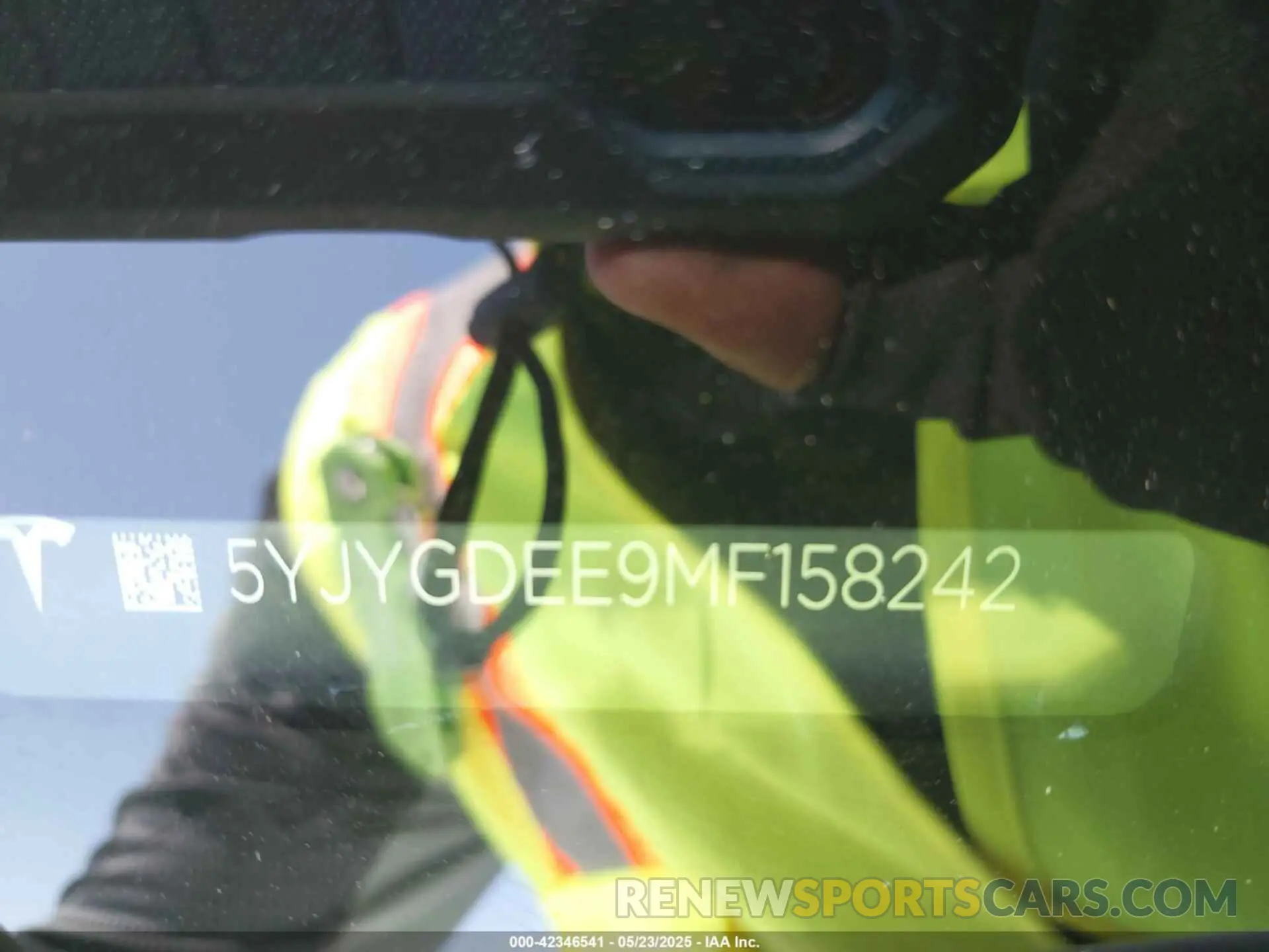 9 Photograph of a damaged car 5YJYGDEE9MF158242 TESLA MODEL Y 2021