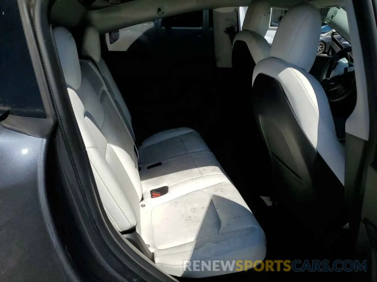 10 Photograph of a damaged car 5YJYGDEE9MF161898 TESLA MODEL Y 2021