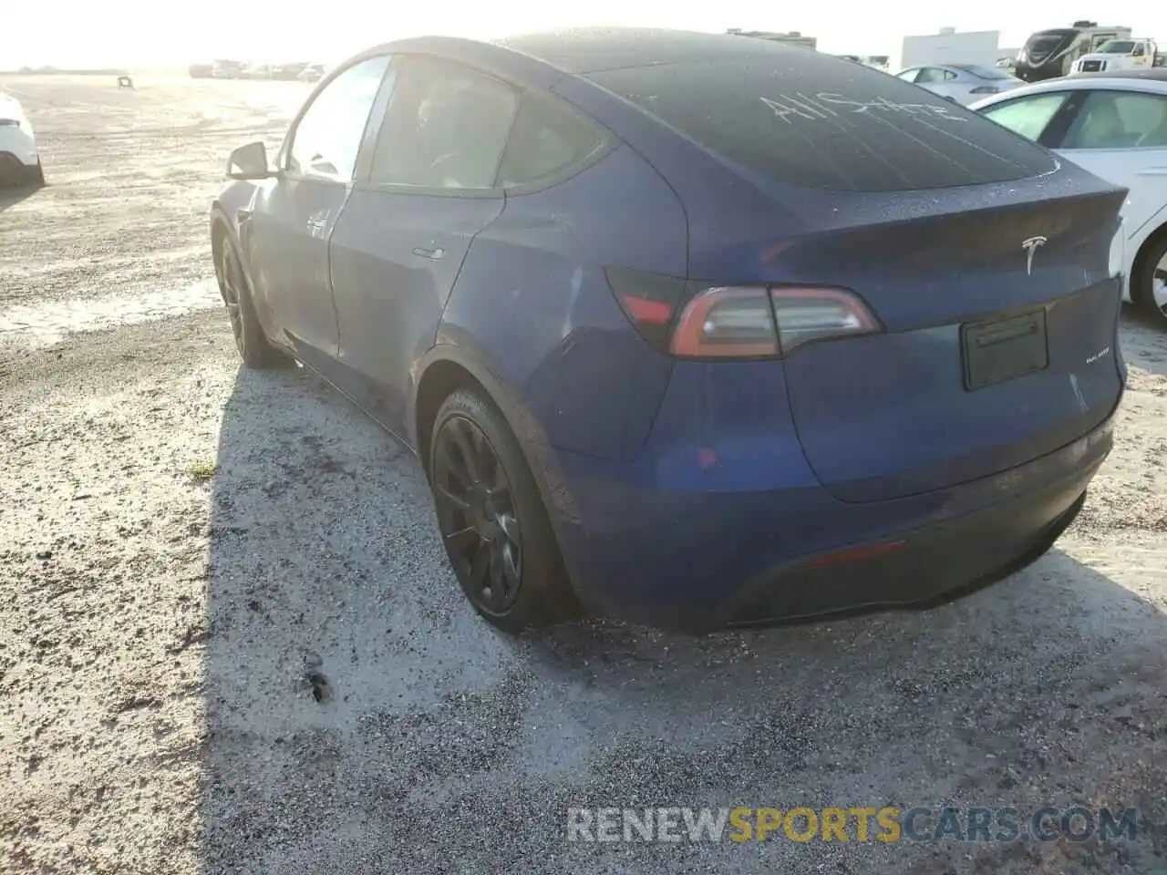 3 Photograph of a damaged car 5YJYGDEE9MF162016 TESLA MODEL Y 2021