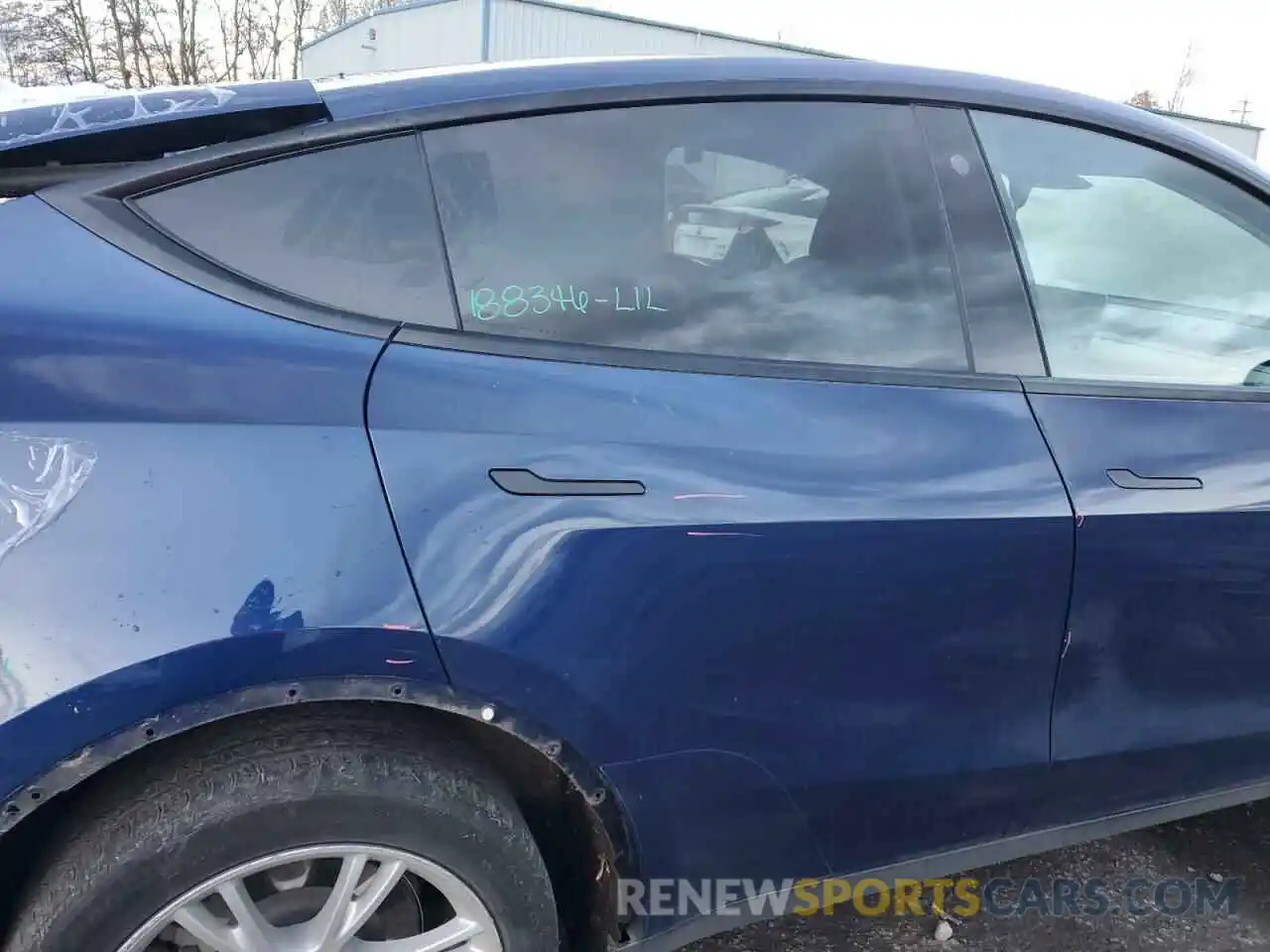 10 Photograph of a damaged car 5YJYGDEE9MF173226 TESLA MODEL Y 2021