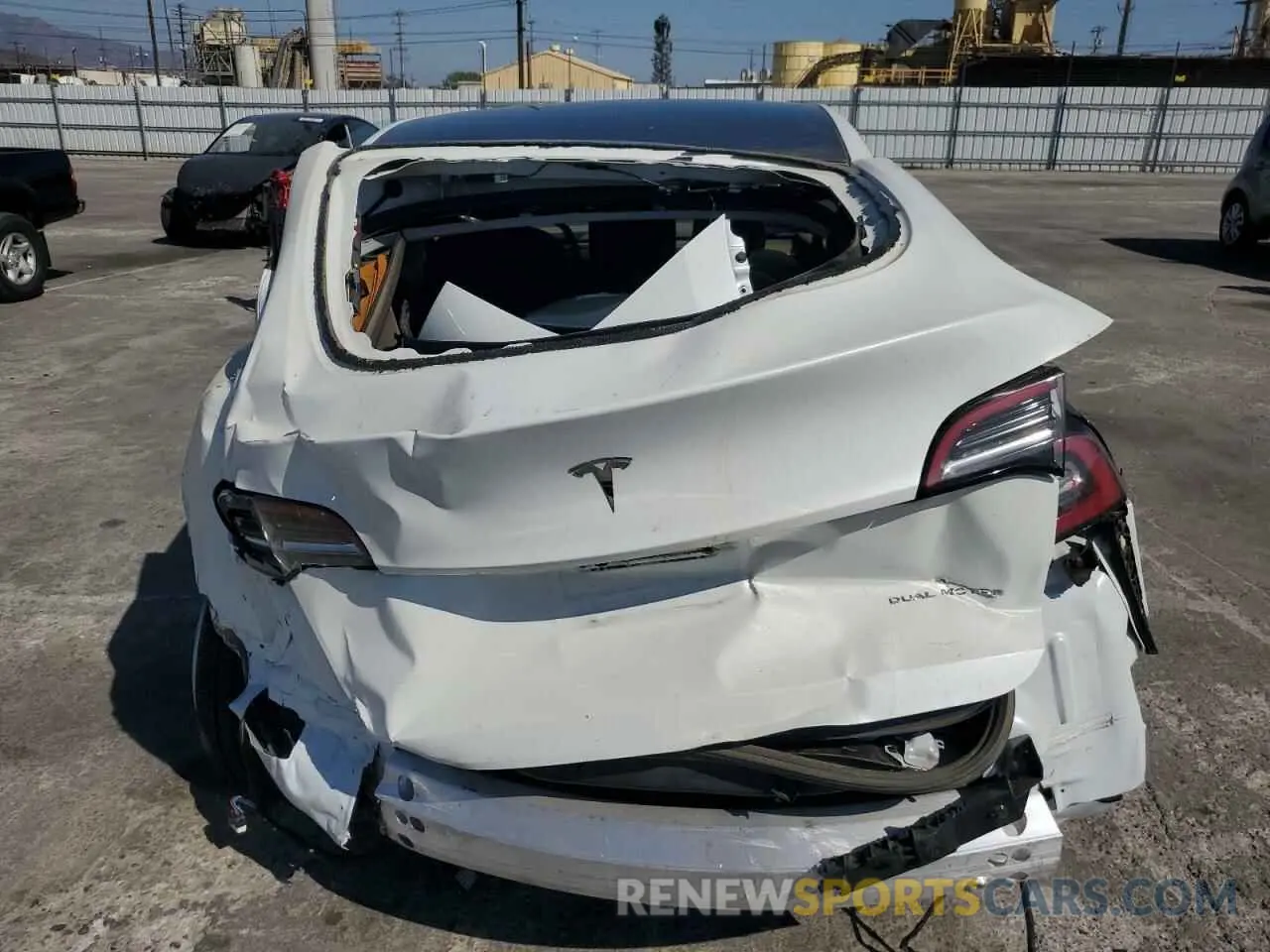6 Photograph of a damaged car 5YJYGDEE9MF182394 TESLA MODEL Y 2021