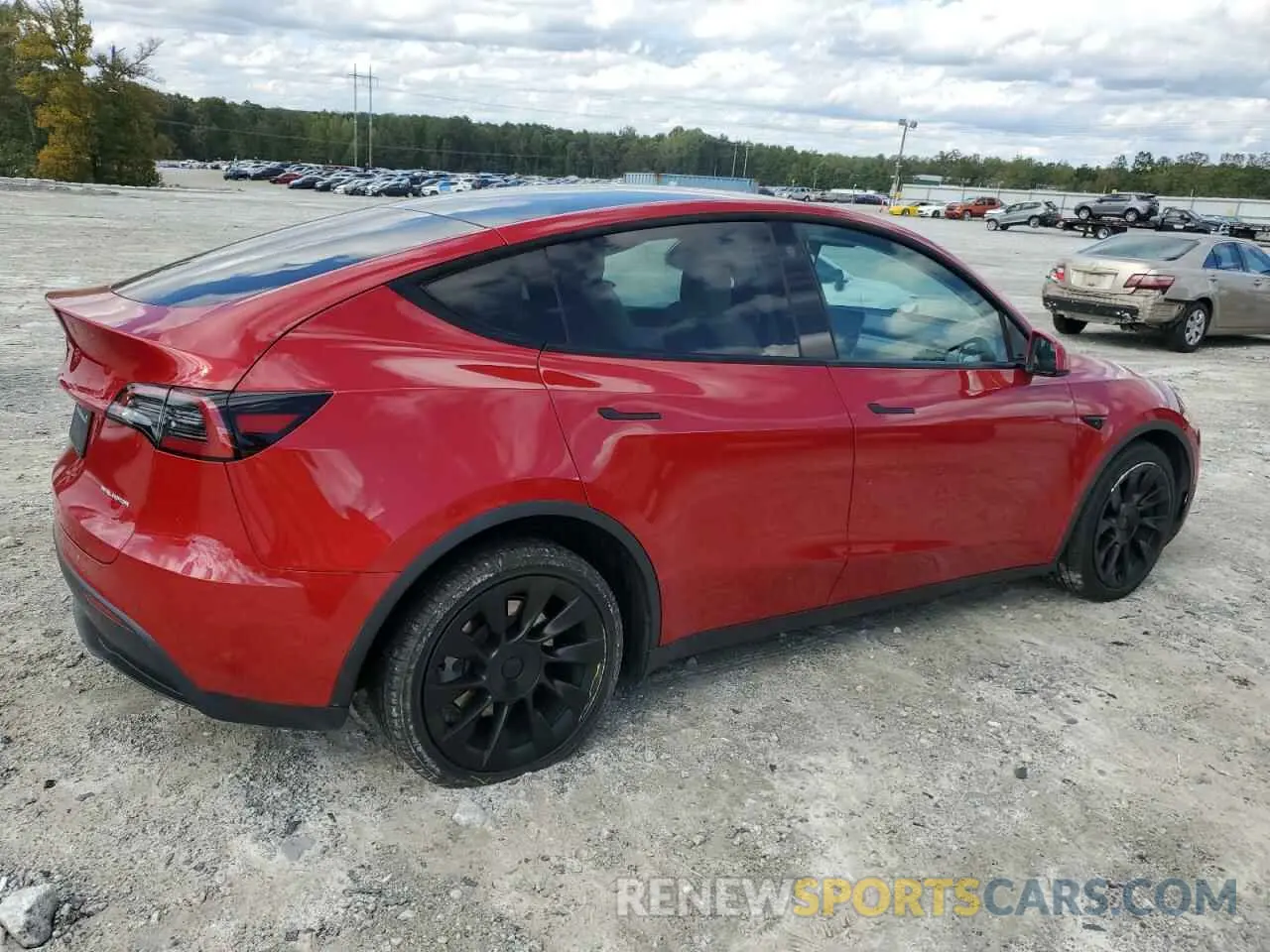 3 Photograph of a damaged car 5YJYGDEE9MF182492 TESLA MODEL Y 2021