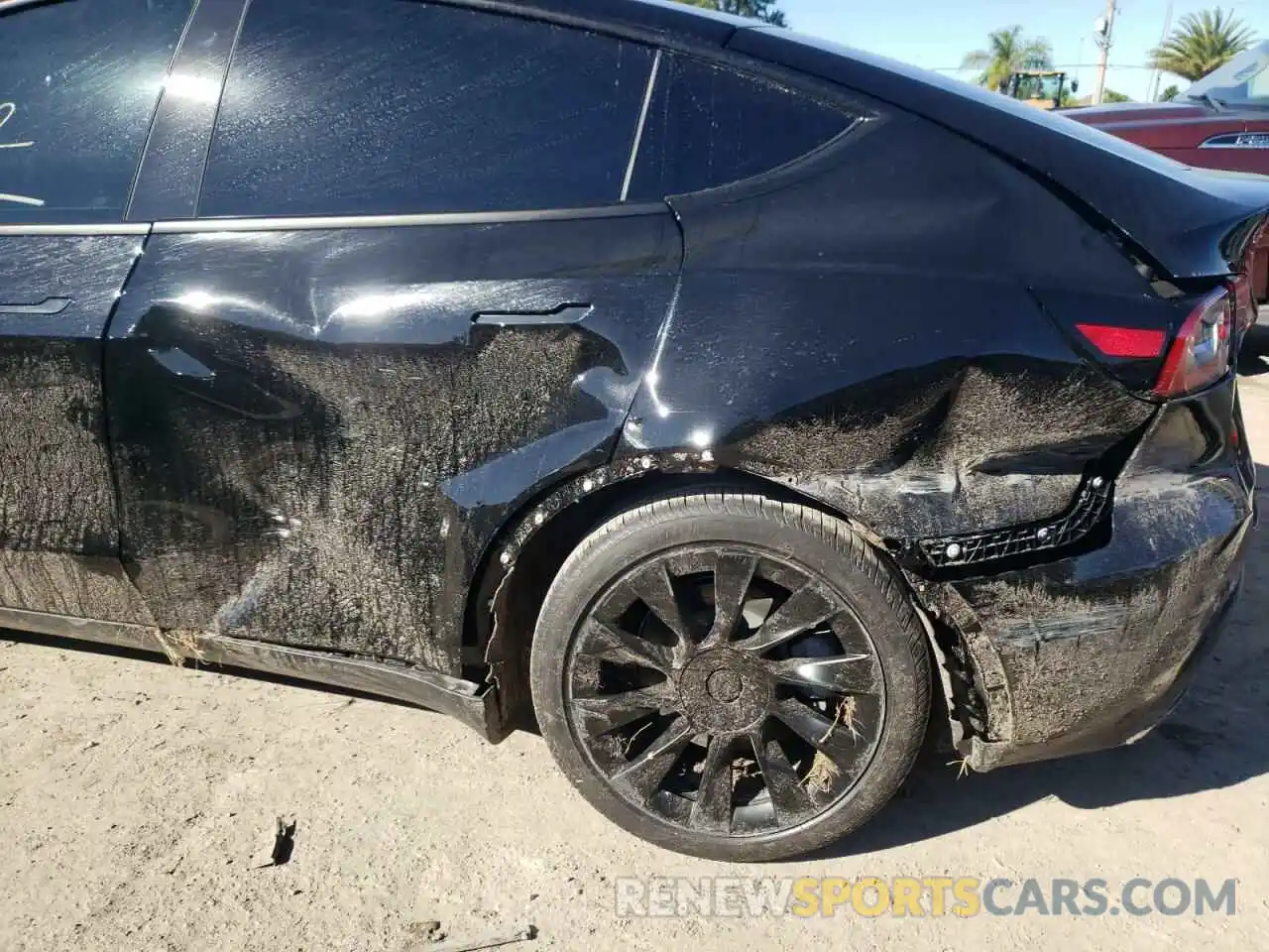 9 Photograph of a damaged car 5YJYGDEE9MF184789 TESLA MODEL Y 2021