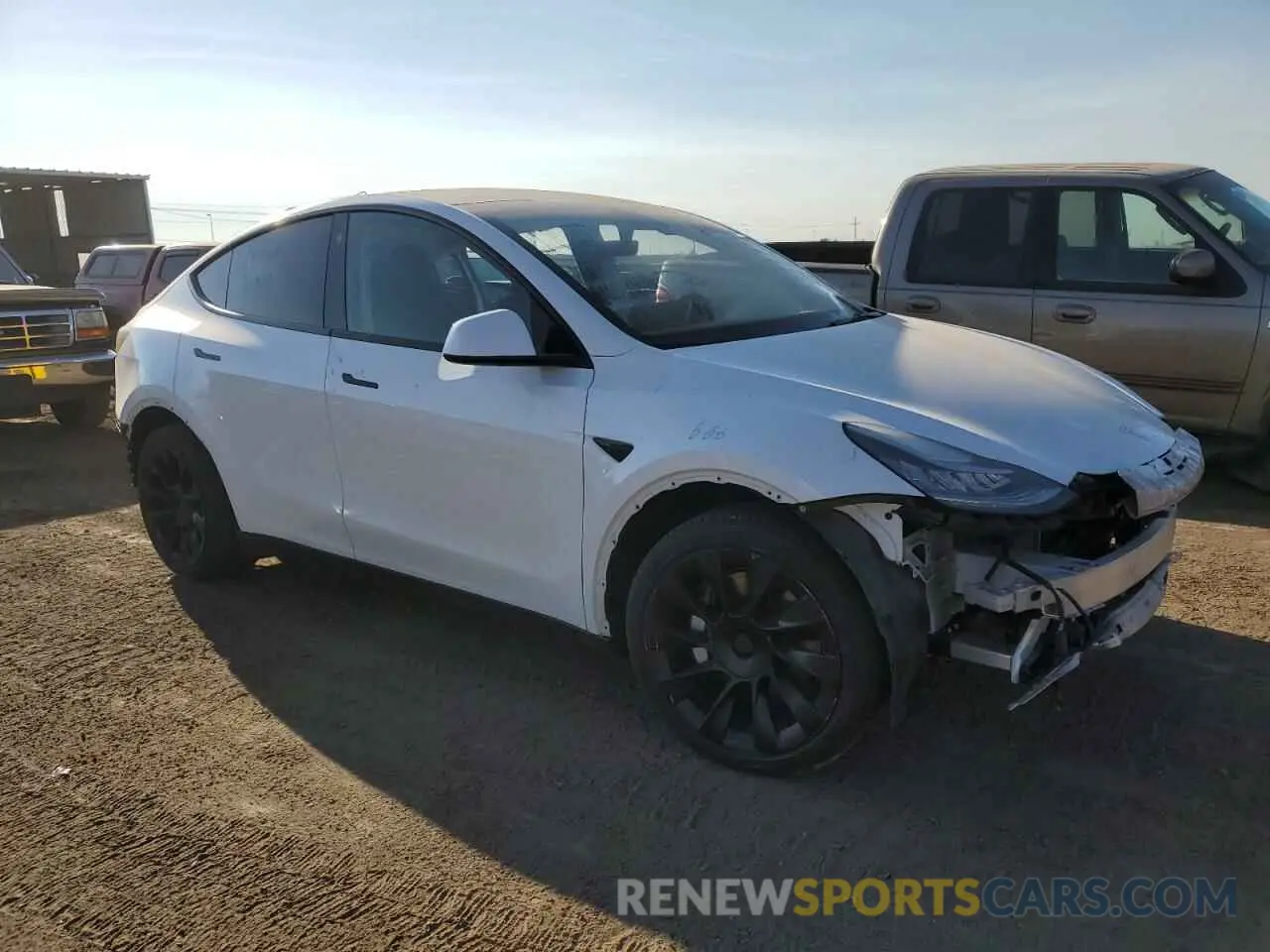 4 Photograph of a damaged car 5YJYGDEE9MF185179 TESLA MODEL Y 2021
