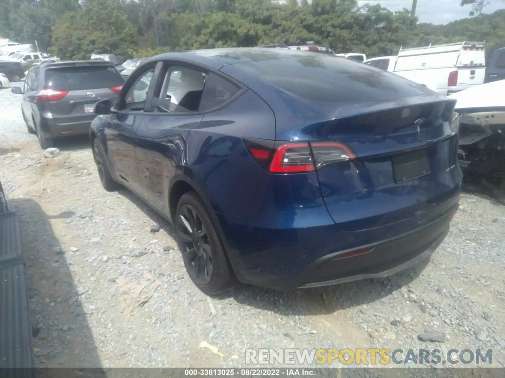 3 Photograph of a damaged car 5YJYGDEE9MF186784 TESLA MODEL Y 2021