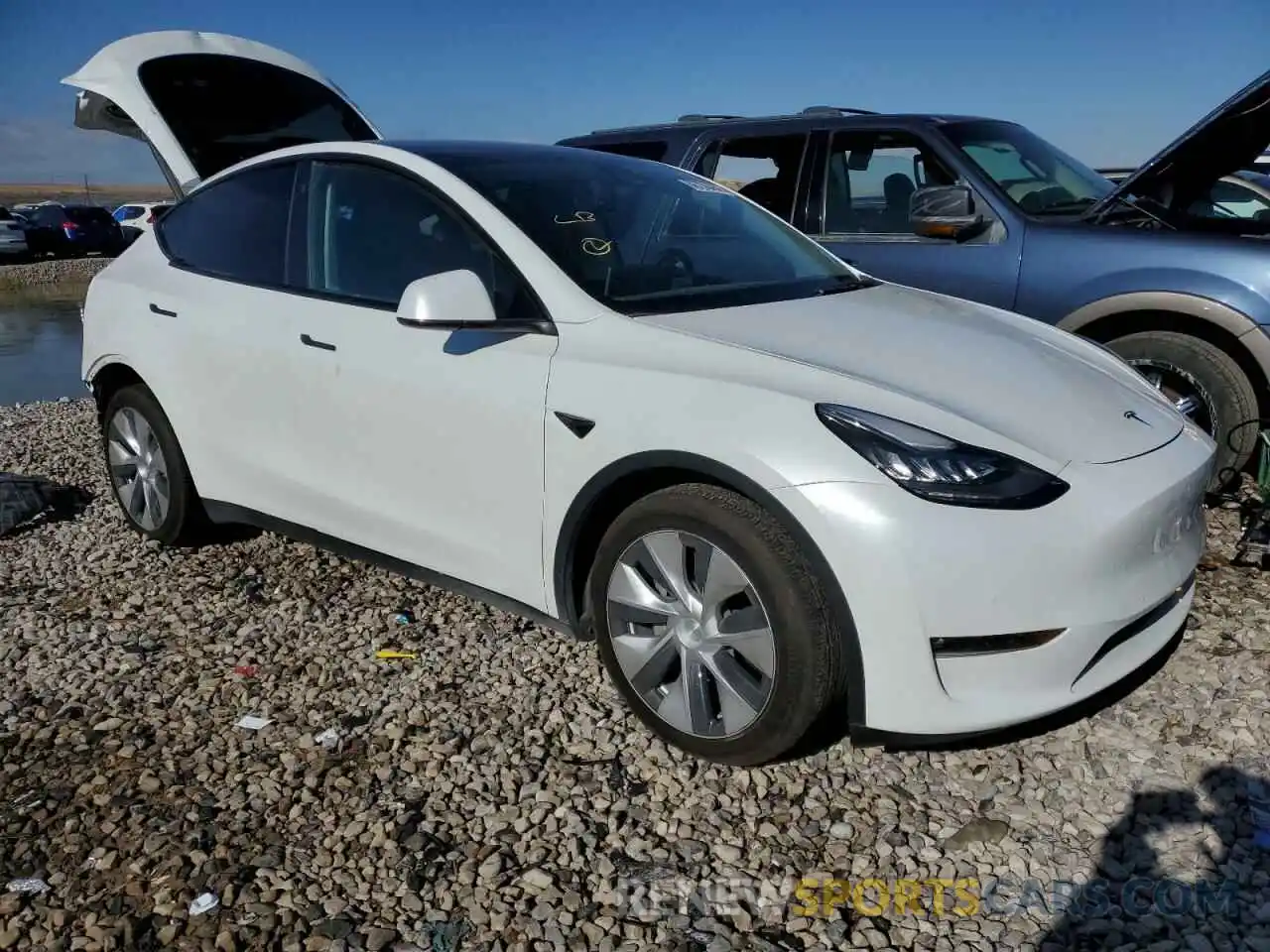 4 Photograph of a damaged car 5YJYGDEE9MF188874 TESLA MODEL Y 2021