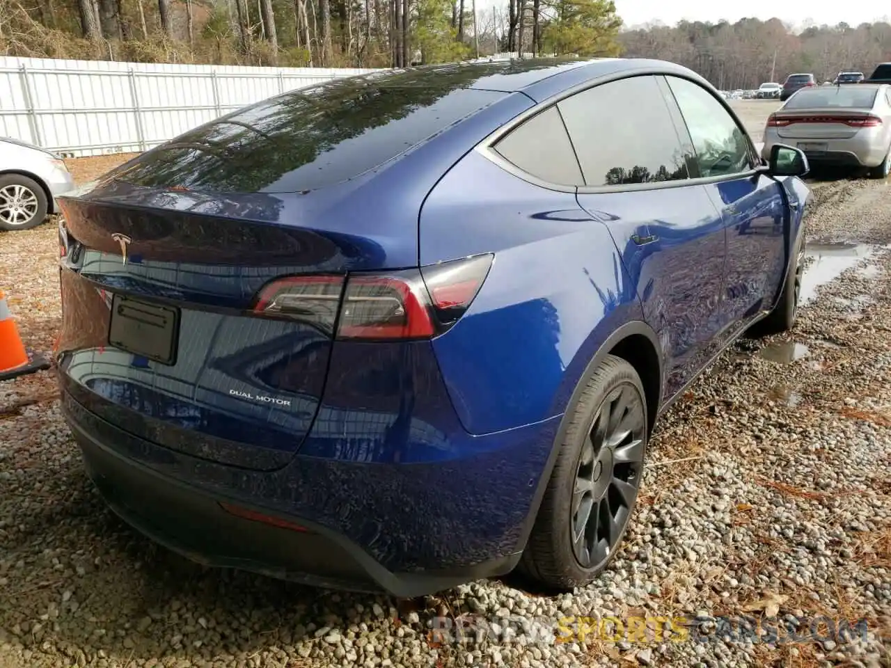 4 Photograph of a damaged car 5YJYGDEE9MF193539 TESLA MODEL Y 2021