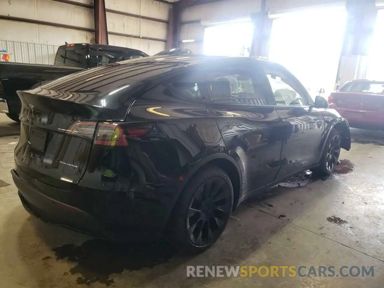 3 Photograph of a damaged car 5YJYGDEE9MF195579 TESLA MODEL Y 2021