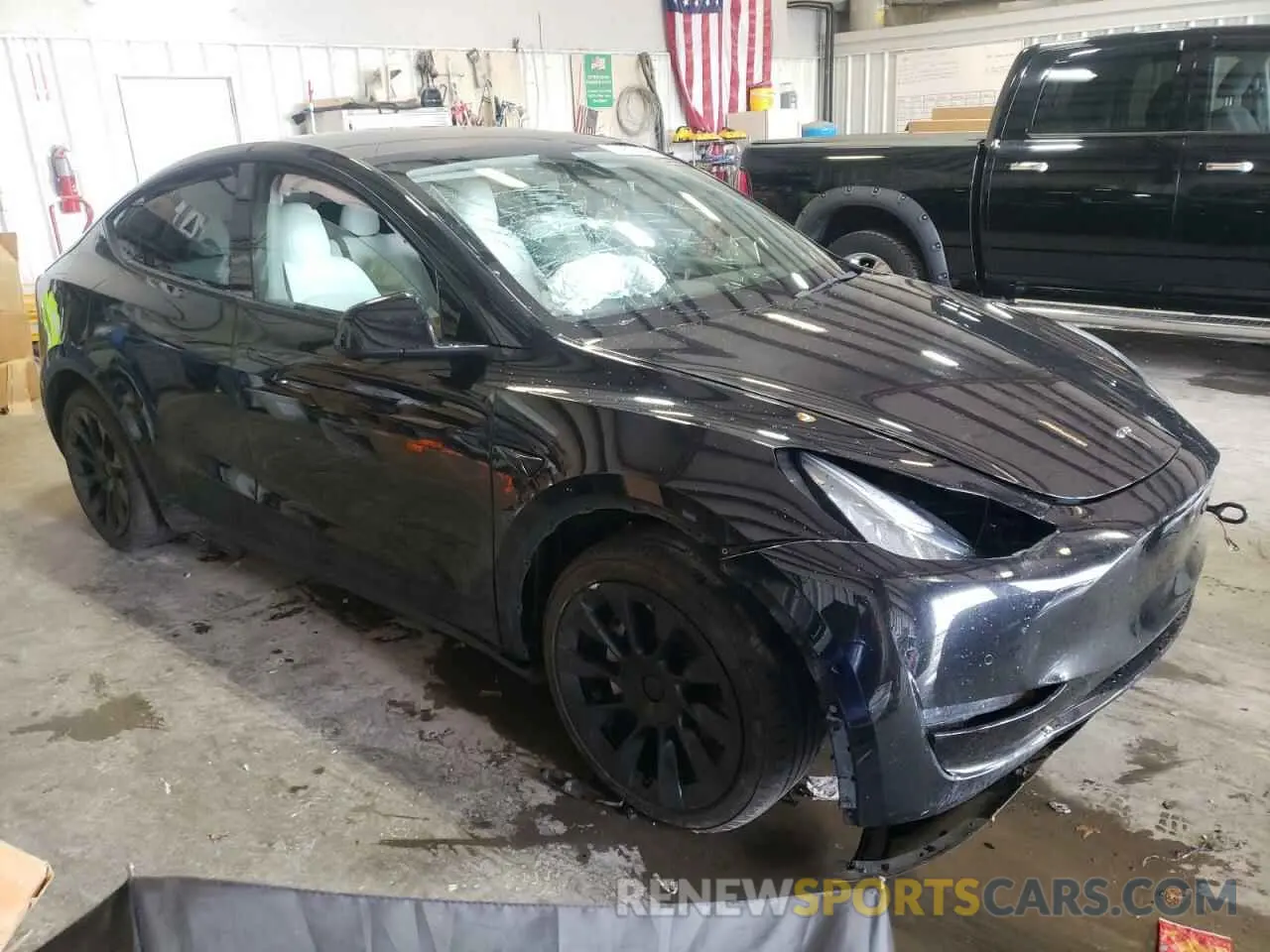 4 Photograph of a damaged car 5YJYGDEE9MF195579 TESLA MODEL Y 2021