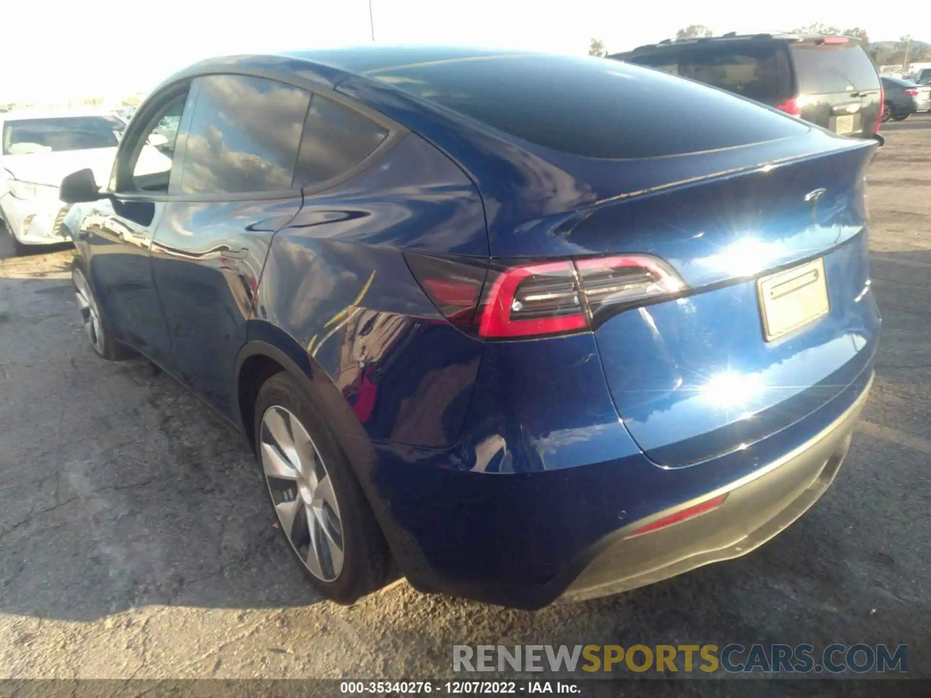 3 Photograph of a damaged car 5YJYGDEE9MF196697 TESLA MODEL Y 2021