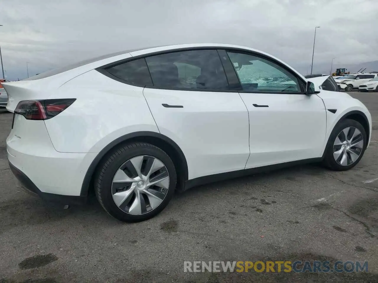 3 Photograph of a damaged car 5YJYGDEE9MF200411 TESLA MODEL Y 2021