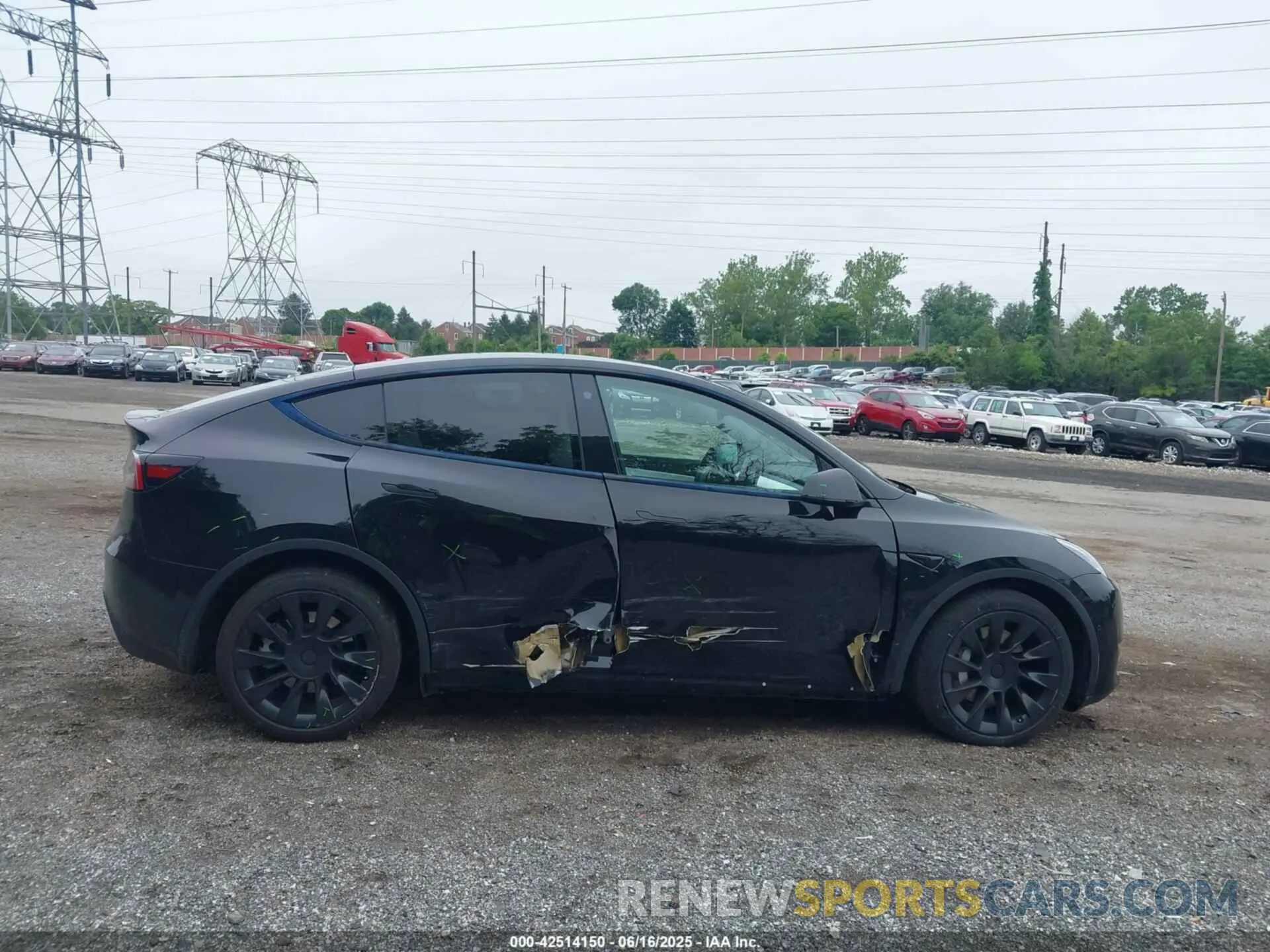13 Photograph of a damaged car 5YJYGDEE9MF202305 TESLA MODEL Y 2021