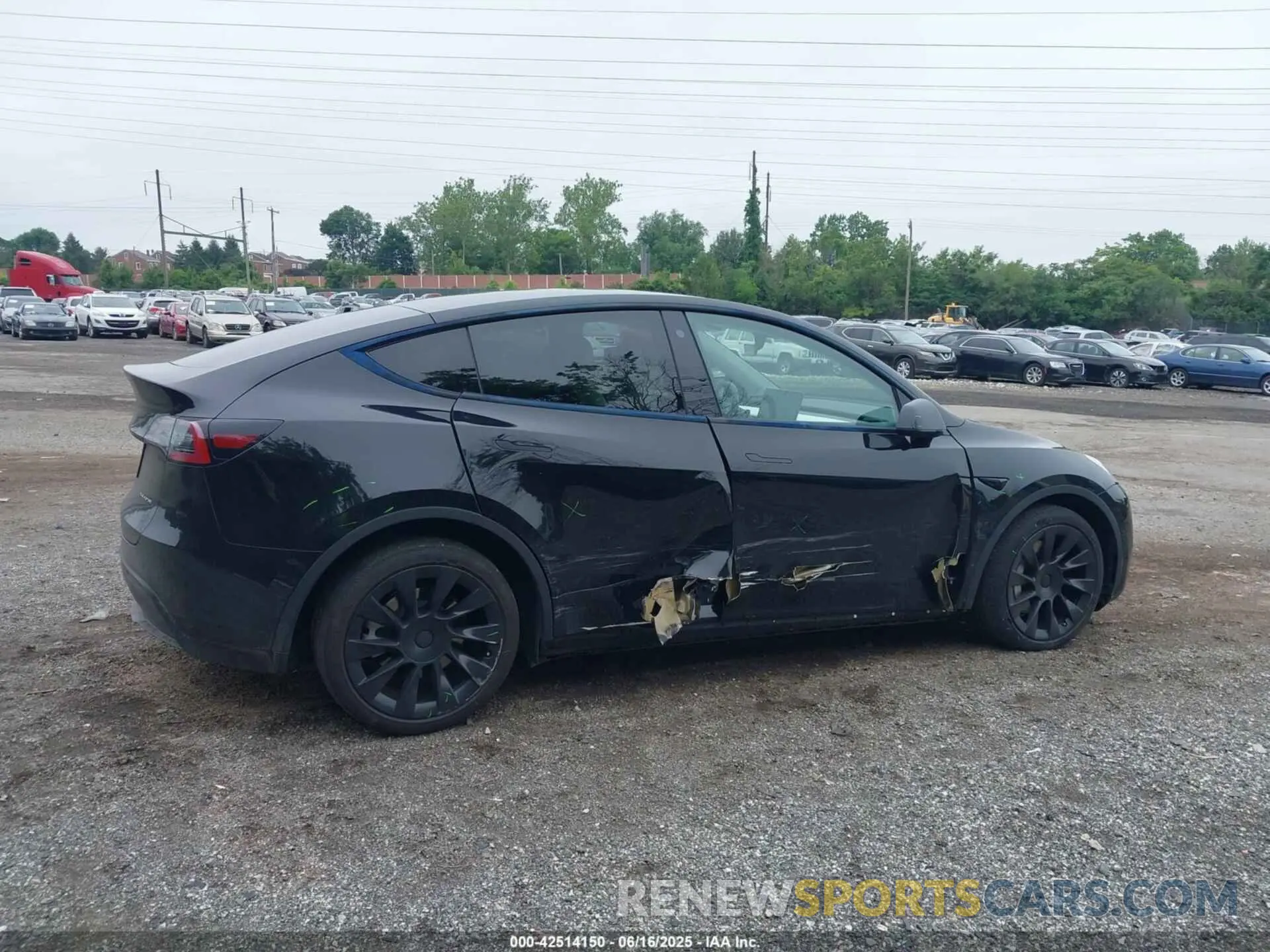 20 Photograph of a damaged car 5YJYGDEE9MF202305 TESLA MODEL Y 2021