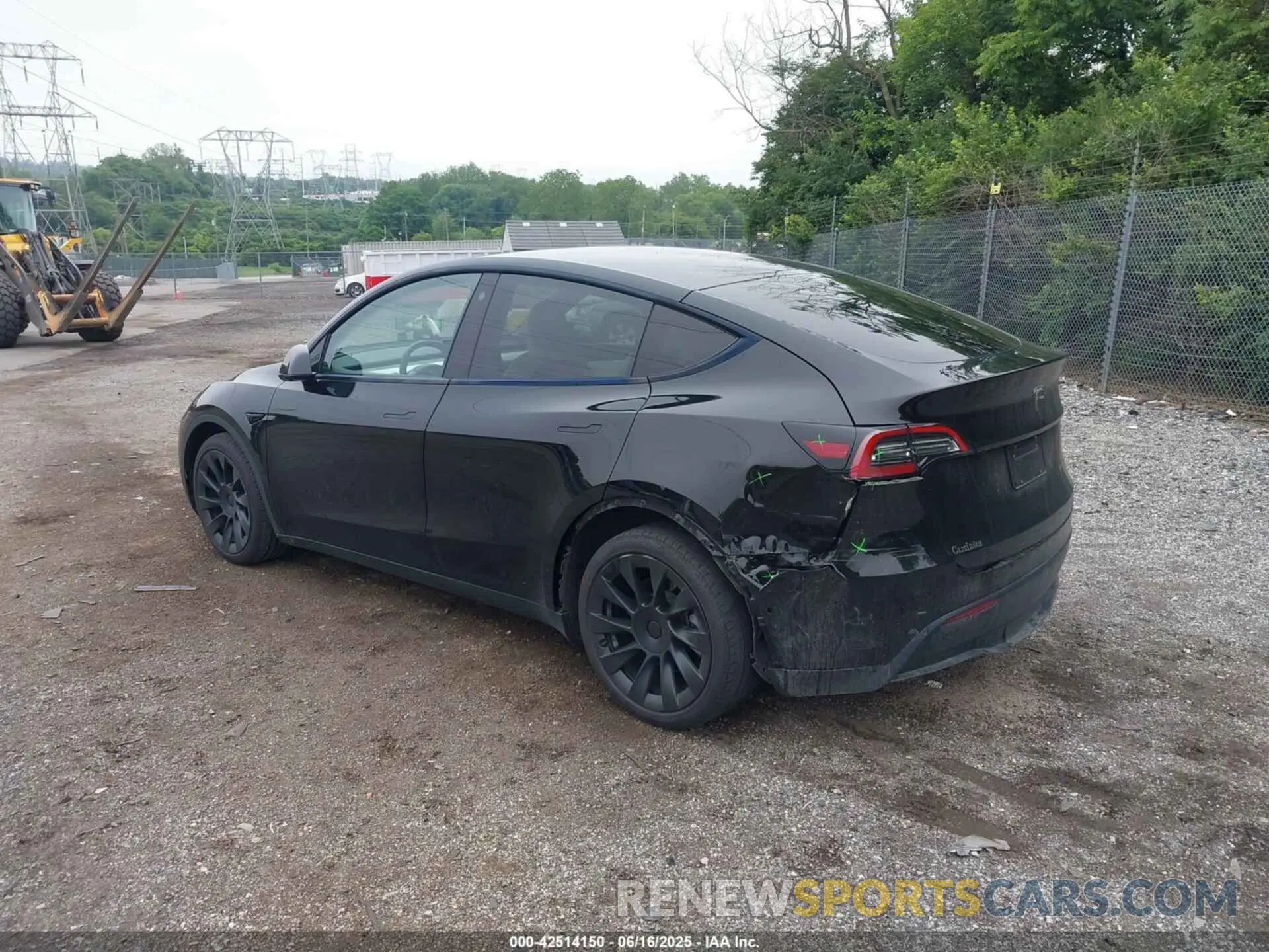 3 Photograph of a damaged car 5YJYGDEE9MF202305 TESLA MODEL Y 2021