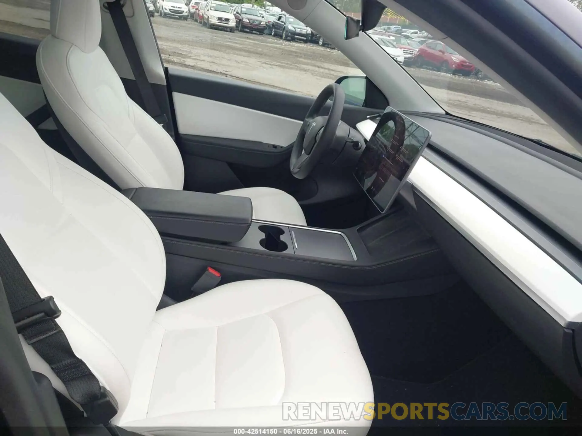 5 Photograph of a damaged car 5YJYGDEE9MF202305 TESLA MODEL Y 2021
