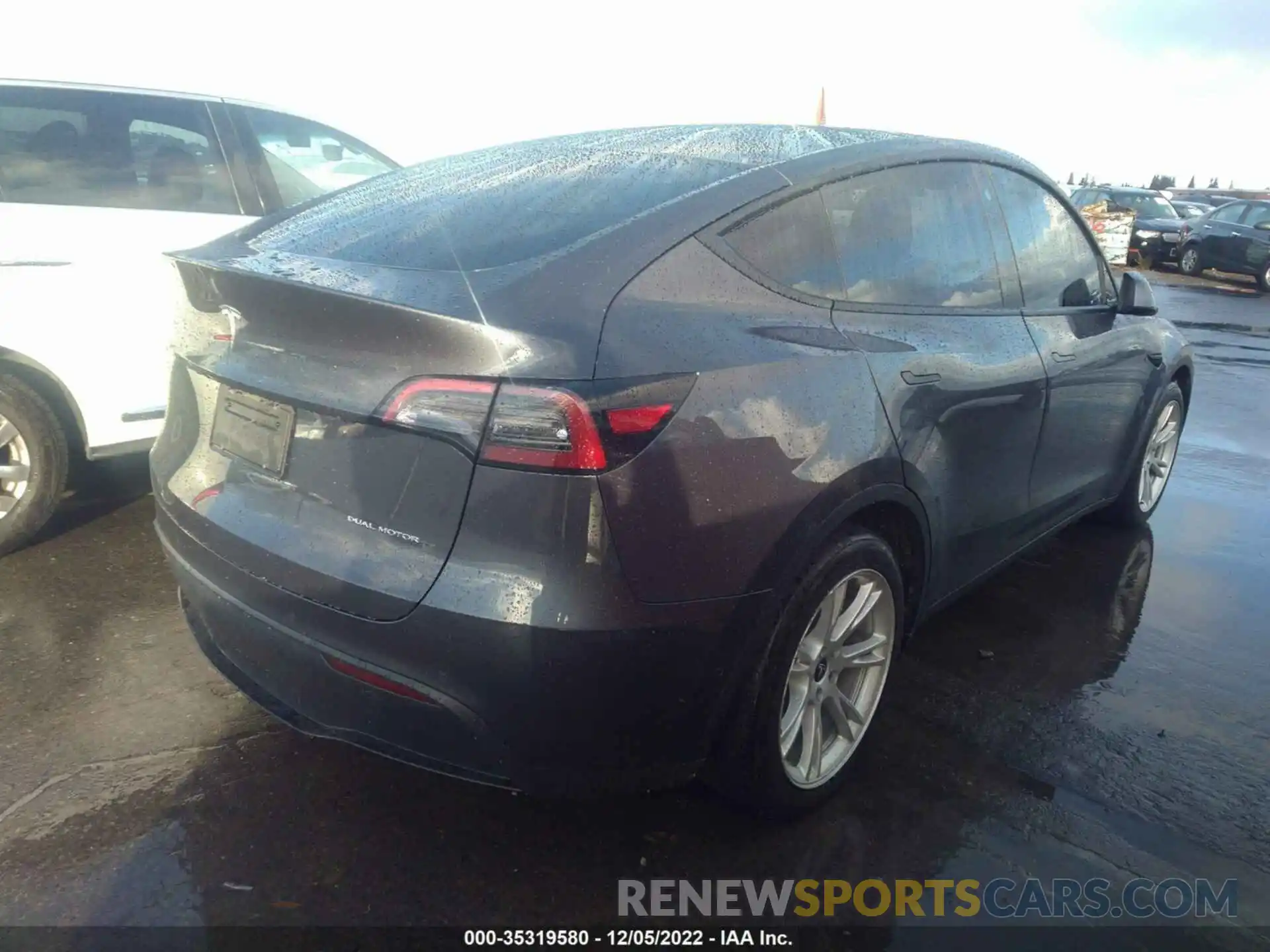 4 Photograph of a damaged car 5YJYGDEE9MF208525 TESLA MODEL Y 2021