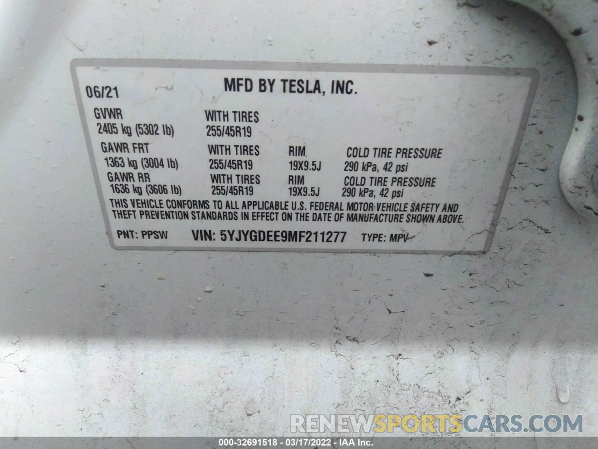 9 Photograph of a damaged car 5YJYGDEE9MF211277 TESLA MODEL Y 2021