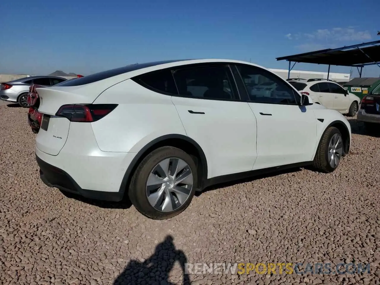 3 Photograph of a damaged car 5YJYGDEE9MF213725 TESLA MODEL Y 2021