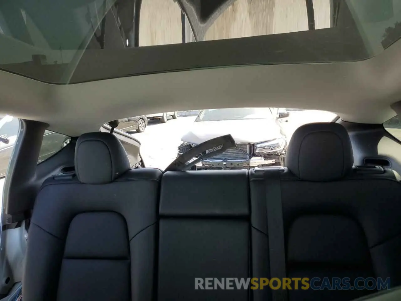10 Photograph of a damaged car 5YJYGDEE9MF213739 TESLA MODEL Y 2021