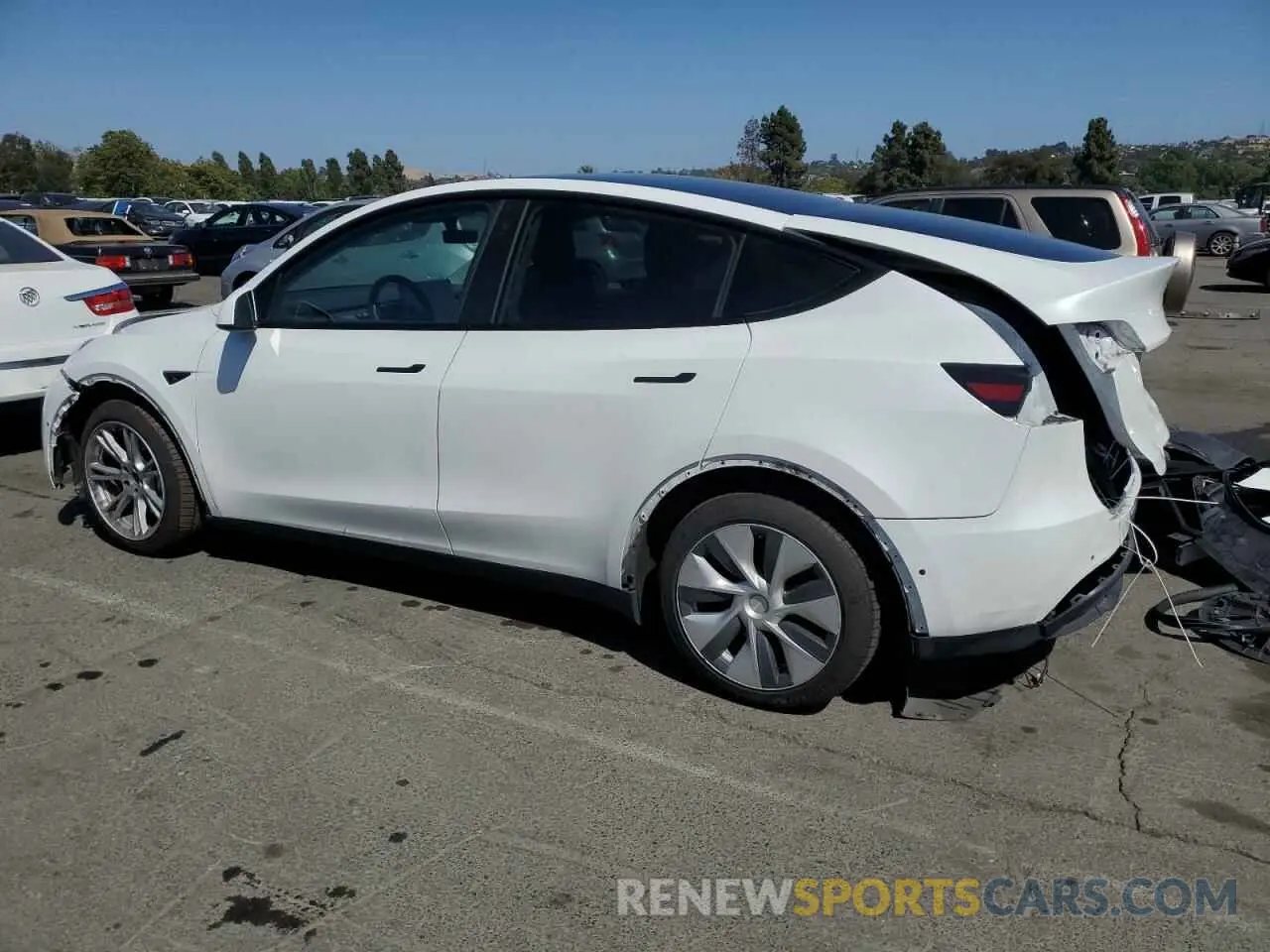 2 Photograph of a damaged car 5YJYGDEE9MF213739 TESLA MODEL Y 2021