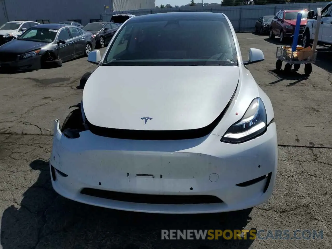 5 Photograph of a damaged car 5YJYGDEE9MF213739 TESLA MODEL Y 2021