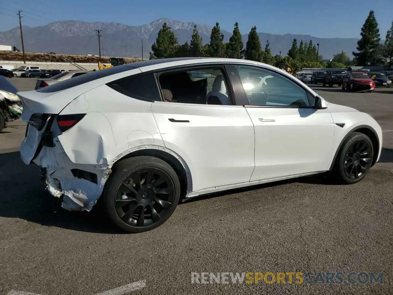 3 Photograph of a damaged car 5YJYGDEE9MF231125 TESLA MODEL Y 2021