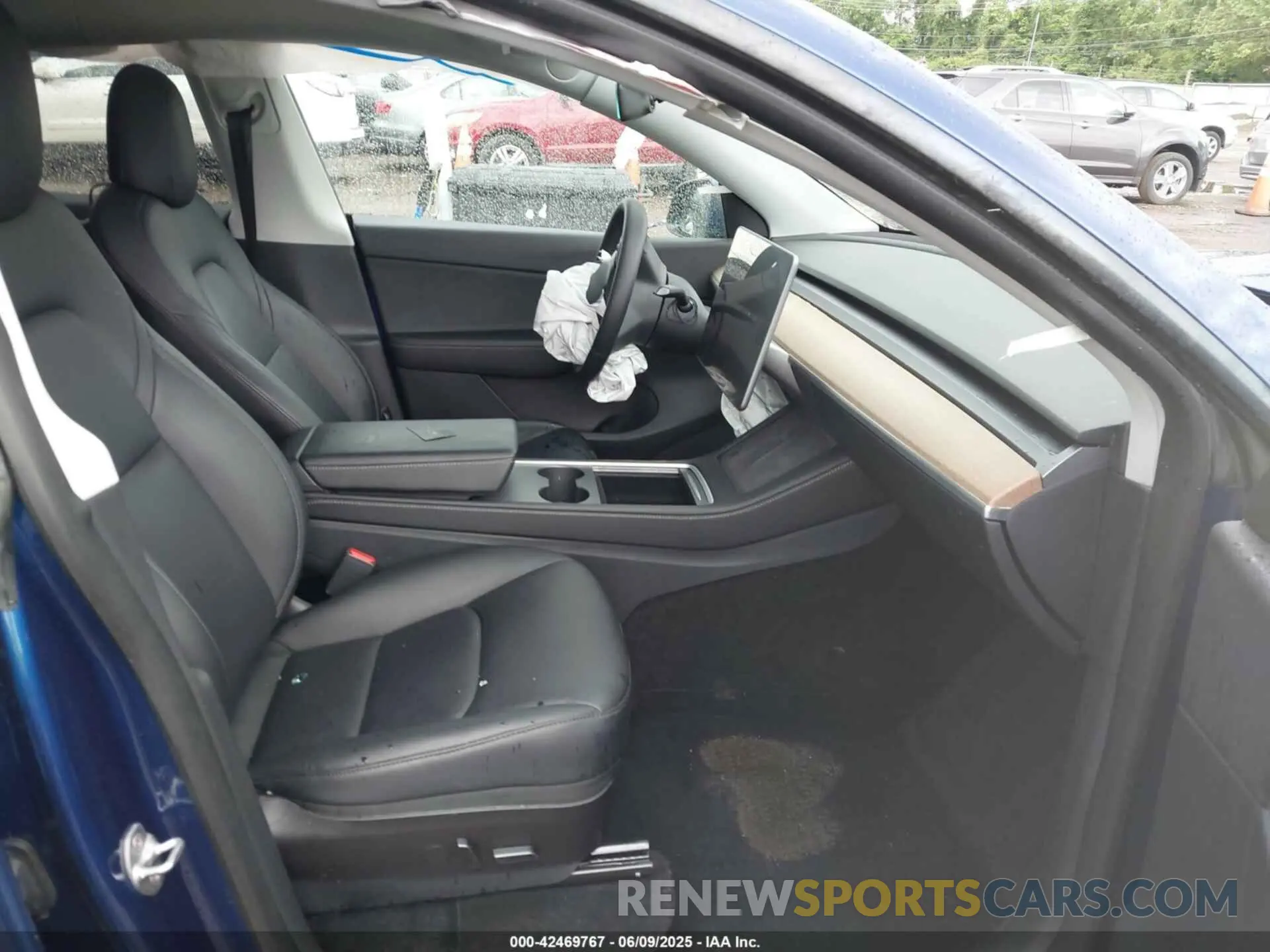 5 Photograph of a damaged car 5YJYGDEE9MF231612 TESLA MODEL Y 2021
