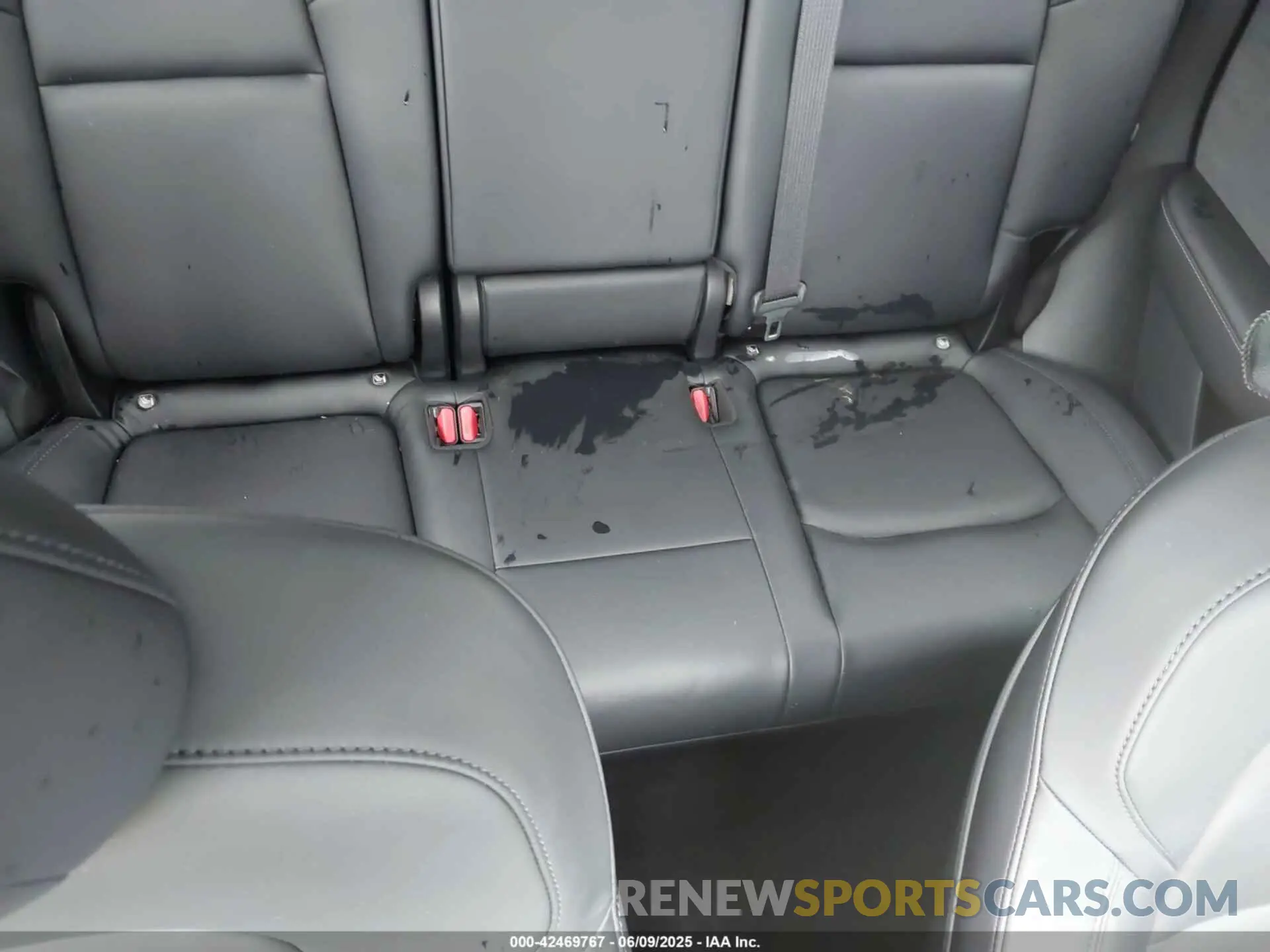 7 Photograph of a damaged car 5YJYGDEE9MF231612 TESLA MODEL Y 2021