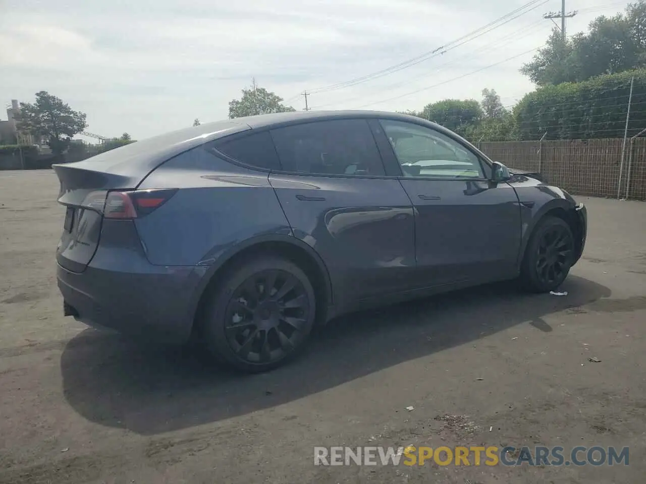 3 Photograph of a damaged car 5YJYGDEE9MF243226 TESLA MODEL Y 2021