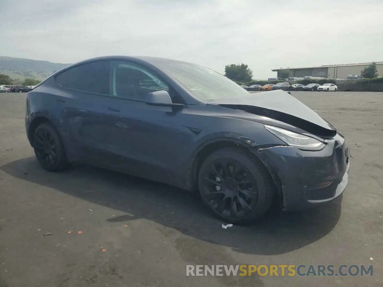 4 Photograph of a damaged car 5YJYGDEE9MF243226 TESLA MODEL Y 2021