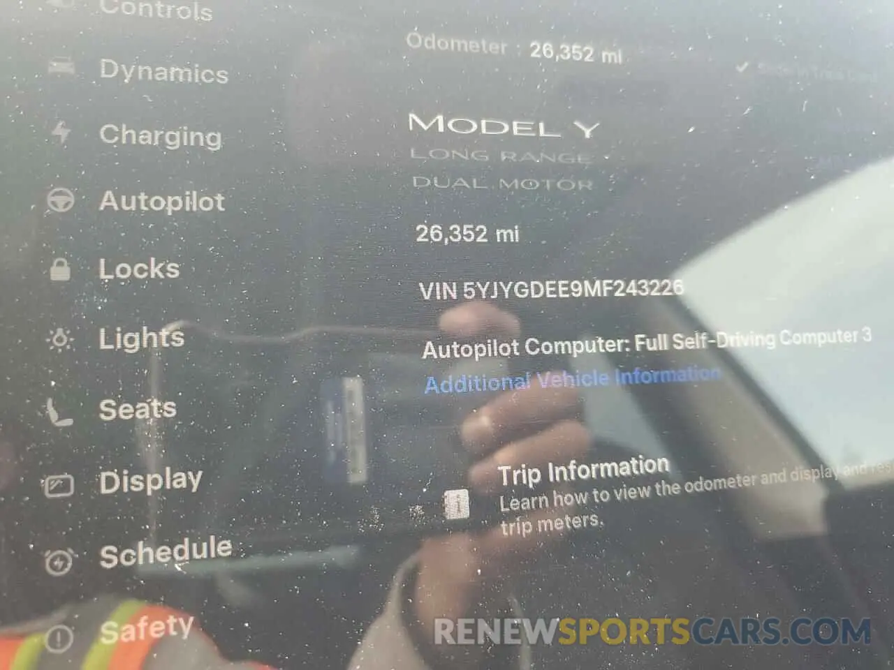 9 Photograph of a damaged car 5YJYGDEE9MF243226 TESLA MODEL Y 2021