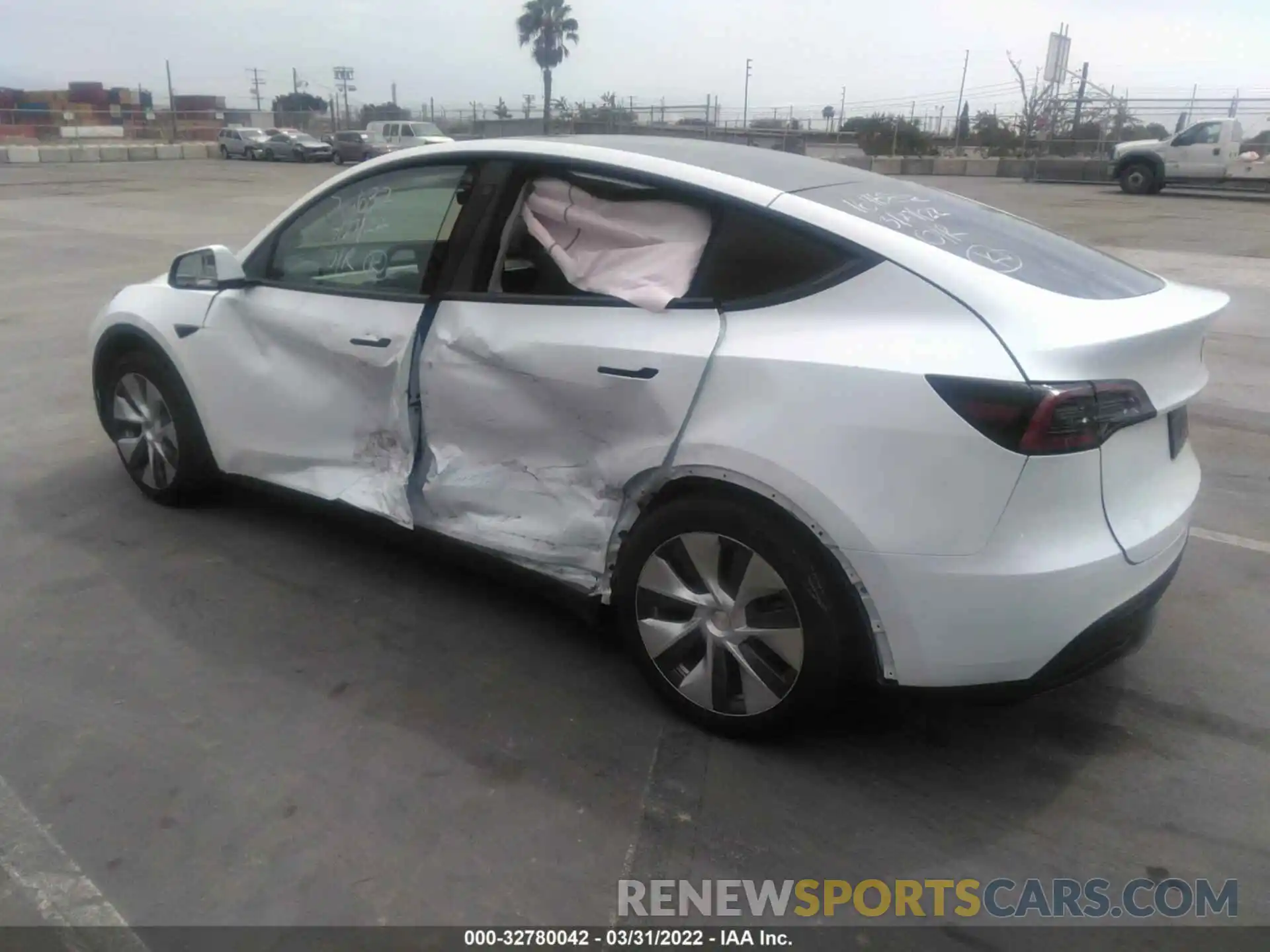 3 Photograph of a damaged car 5YJYGDEE9MF264268 TESLA MODEL Y 2021