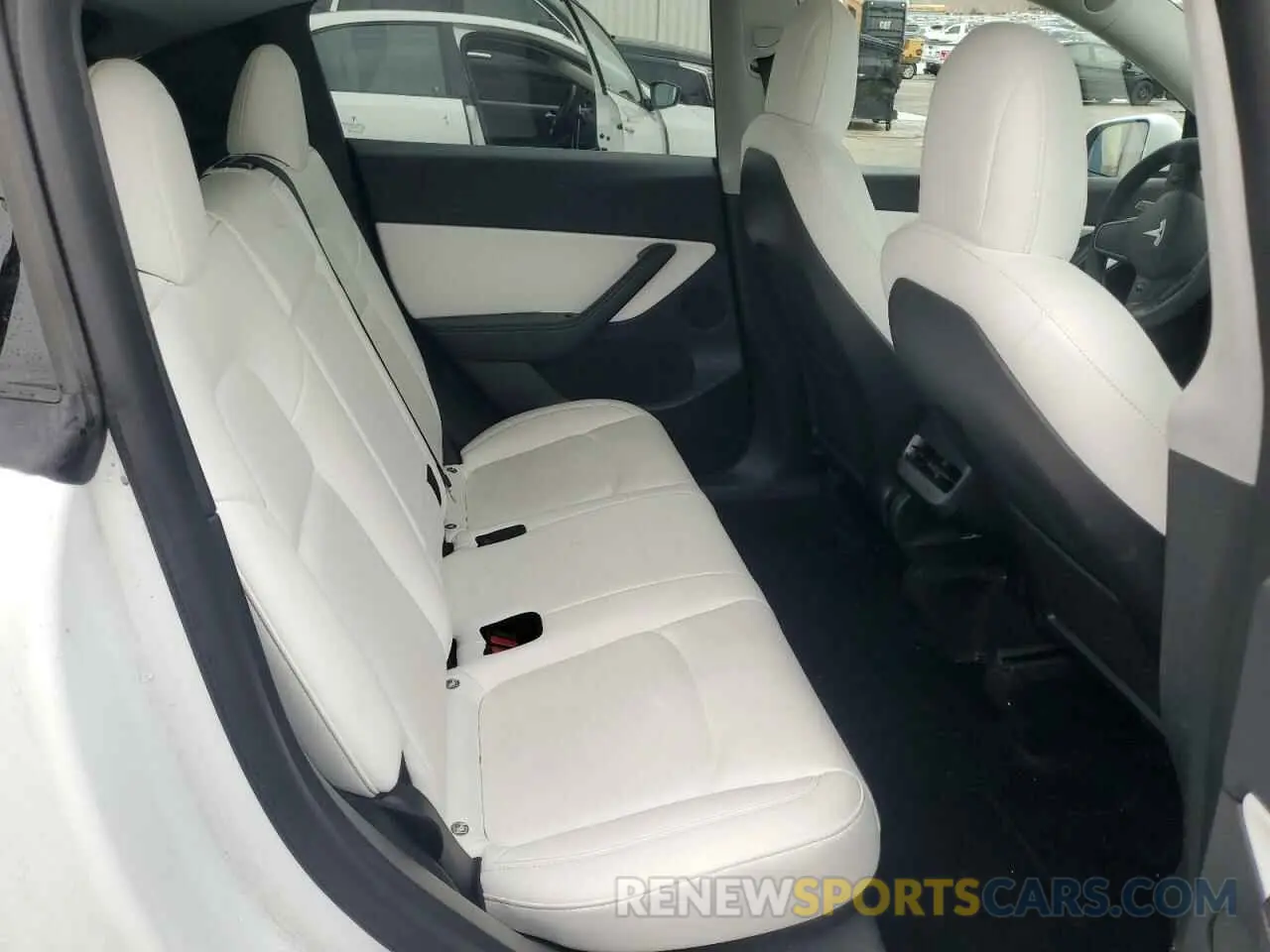10 Photograph of a damaged car 5YJYGDEE9MF282138 TESLA MODEL Y 2021