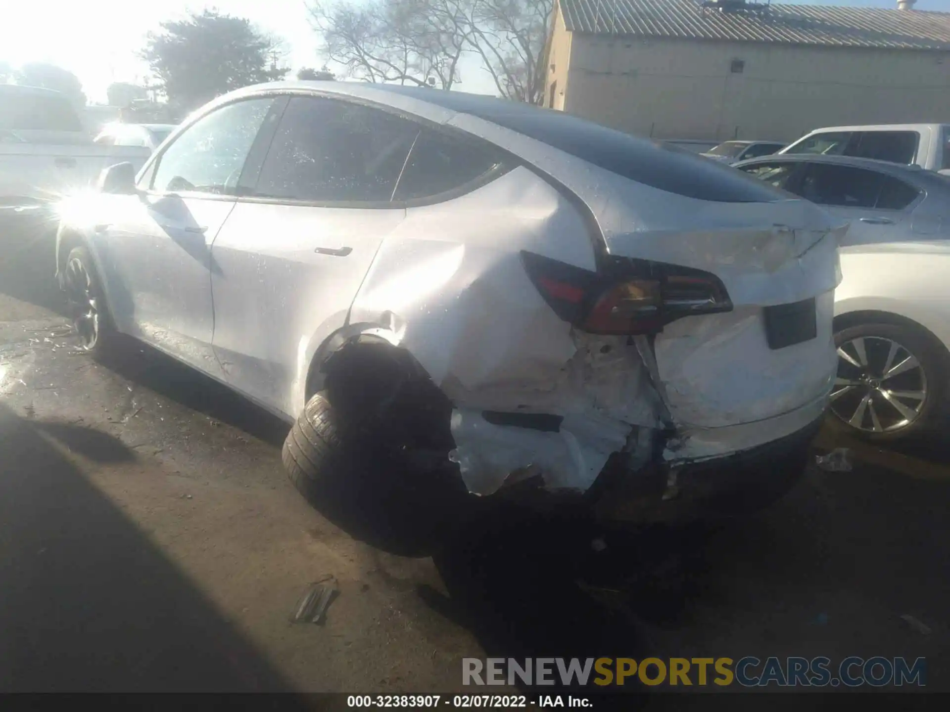 3 Photograph of a damaged car 5YJYGDEE9MF282933 TESLA MODEL Y 2021