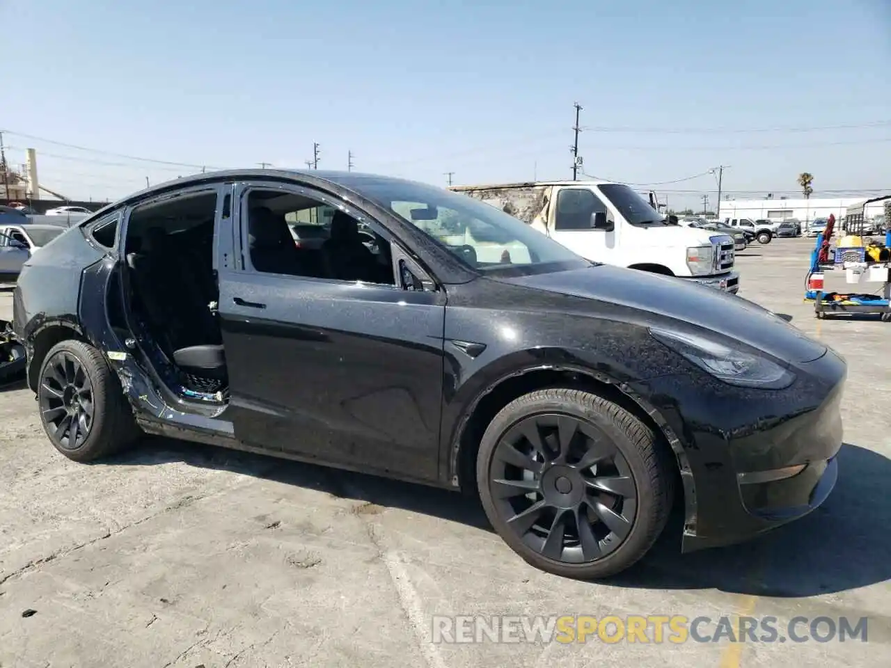 4 Photograph of a damaged car 5YJYGDEE9MF286853 TESLA MODEL Y 2021