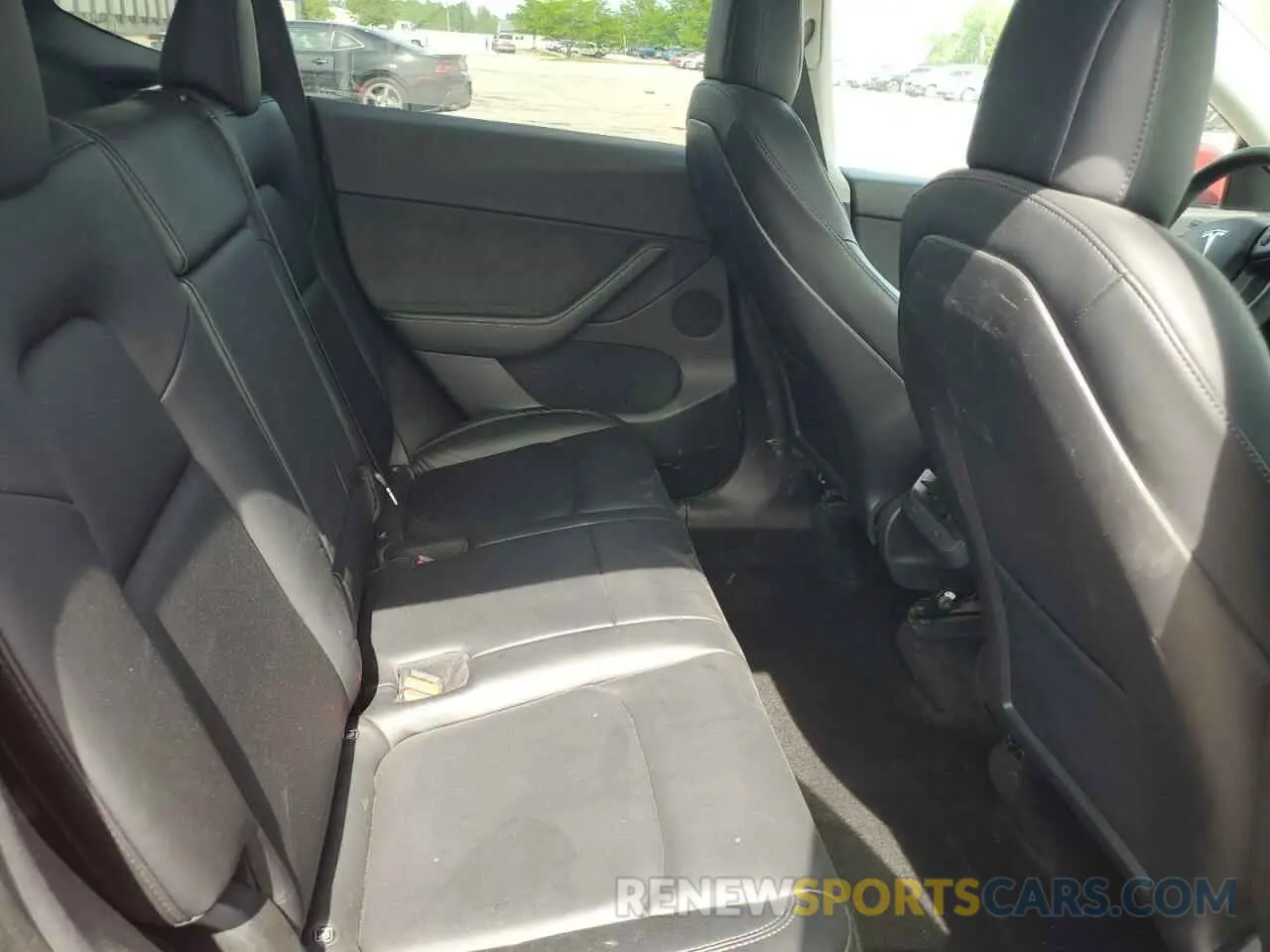 11 Photograph of a damaged car 5YJYGDEE9MF293849 TESLA MODEL Y 2021