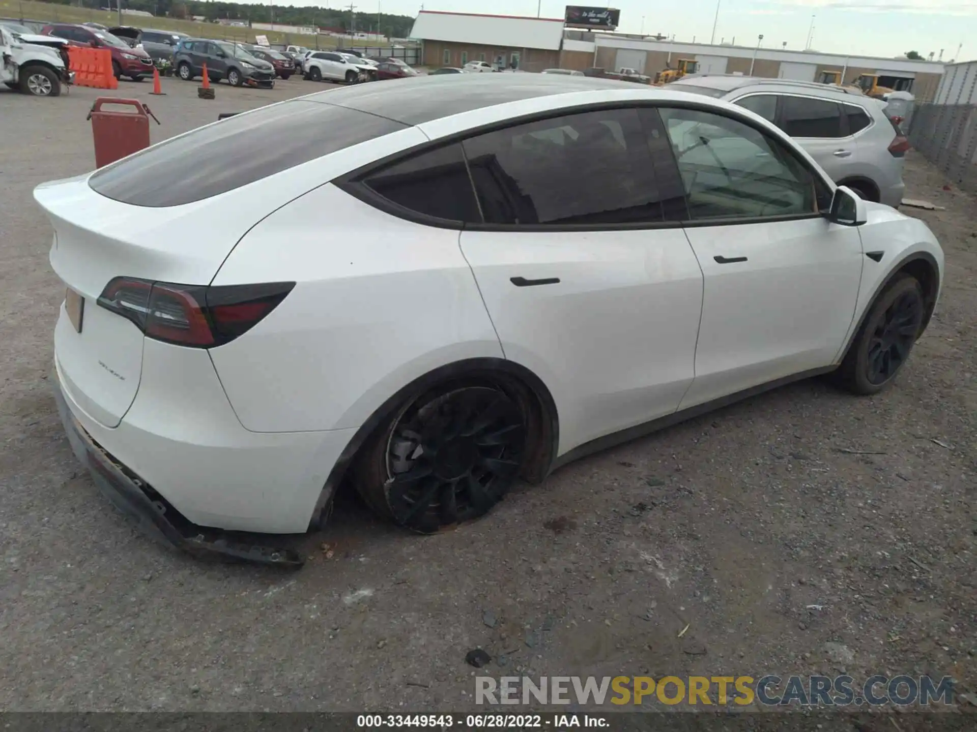 4 Photograph of a damaged car 5YJYGDEE9MF300251 TESLA MODEL Y 2021